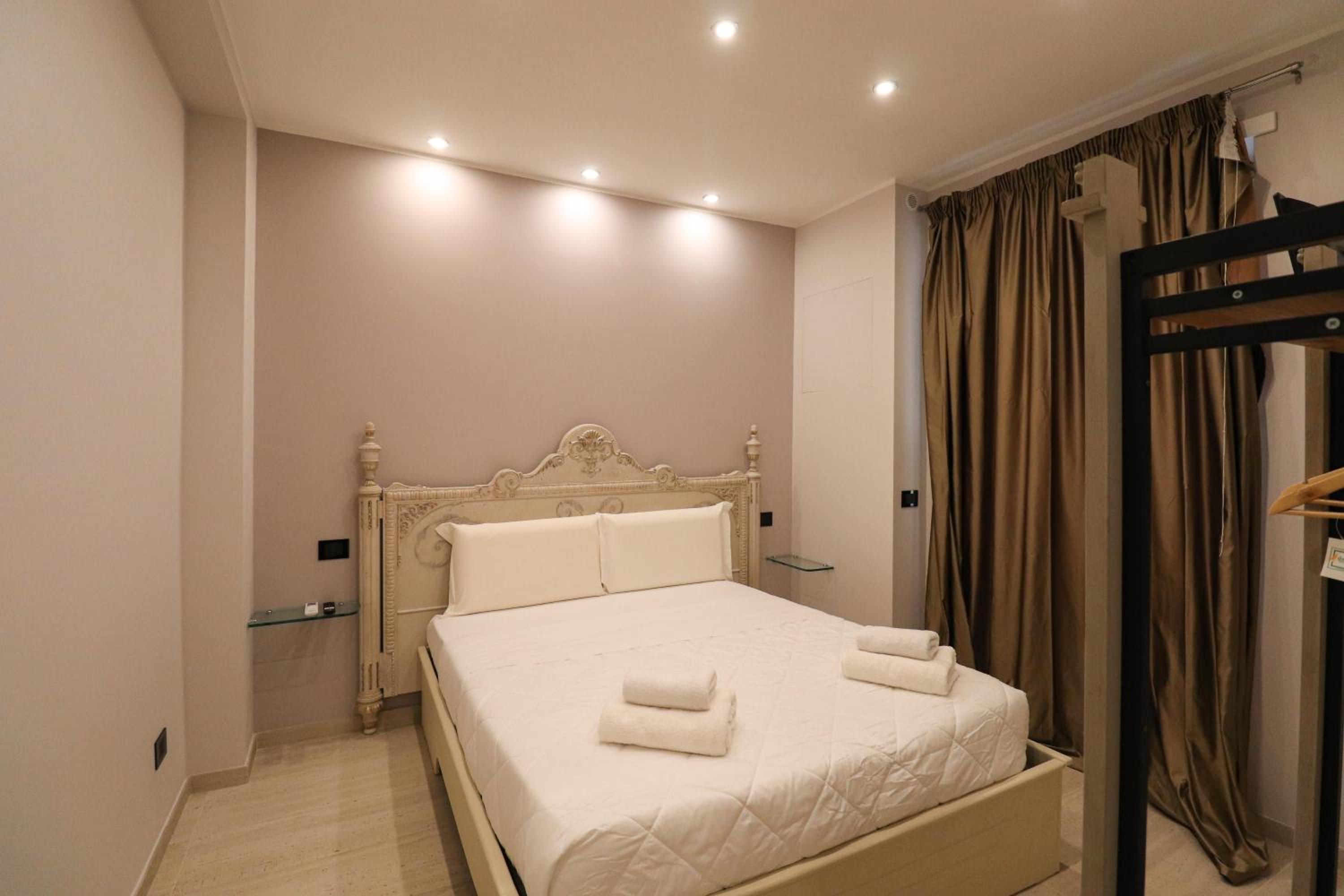 Modern Deluxe Oasis - 10 min to Rome Center, 2 Suites, AC & Wi-Fi