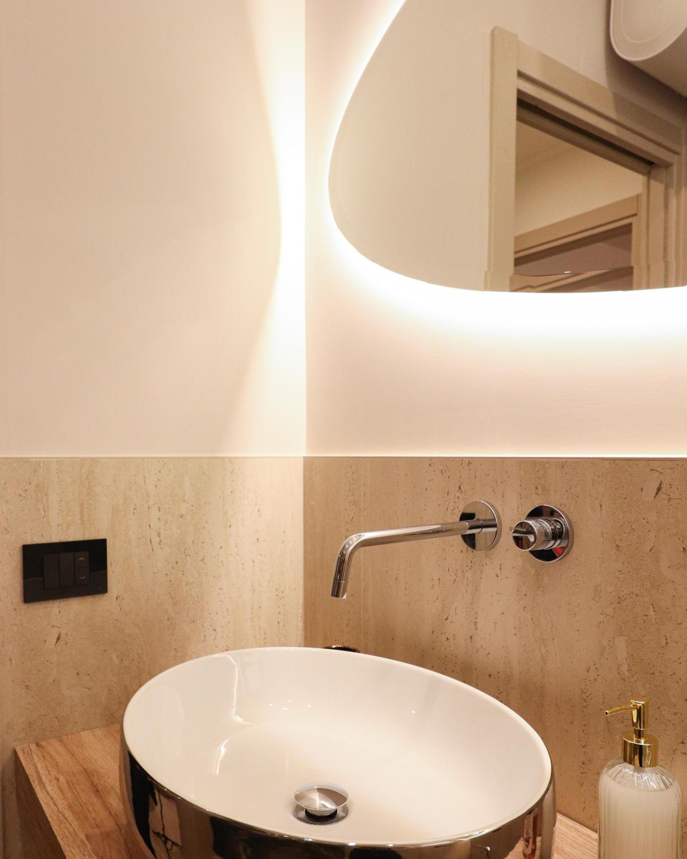 Modern Deluxe Oasis - 10 min to Rome Center, 2 Suites, AC & Wi-Fi