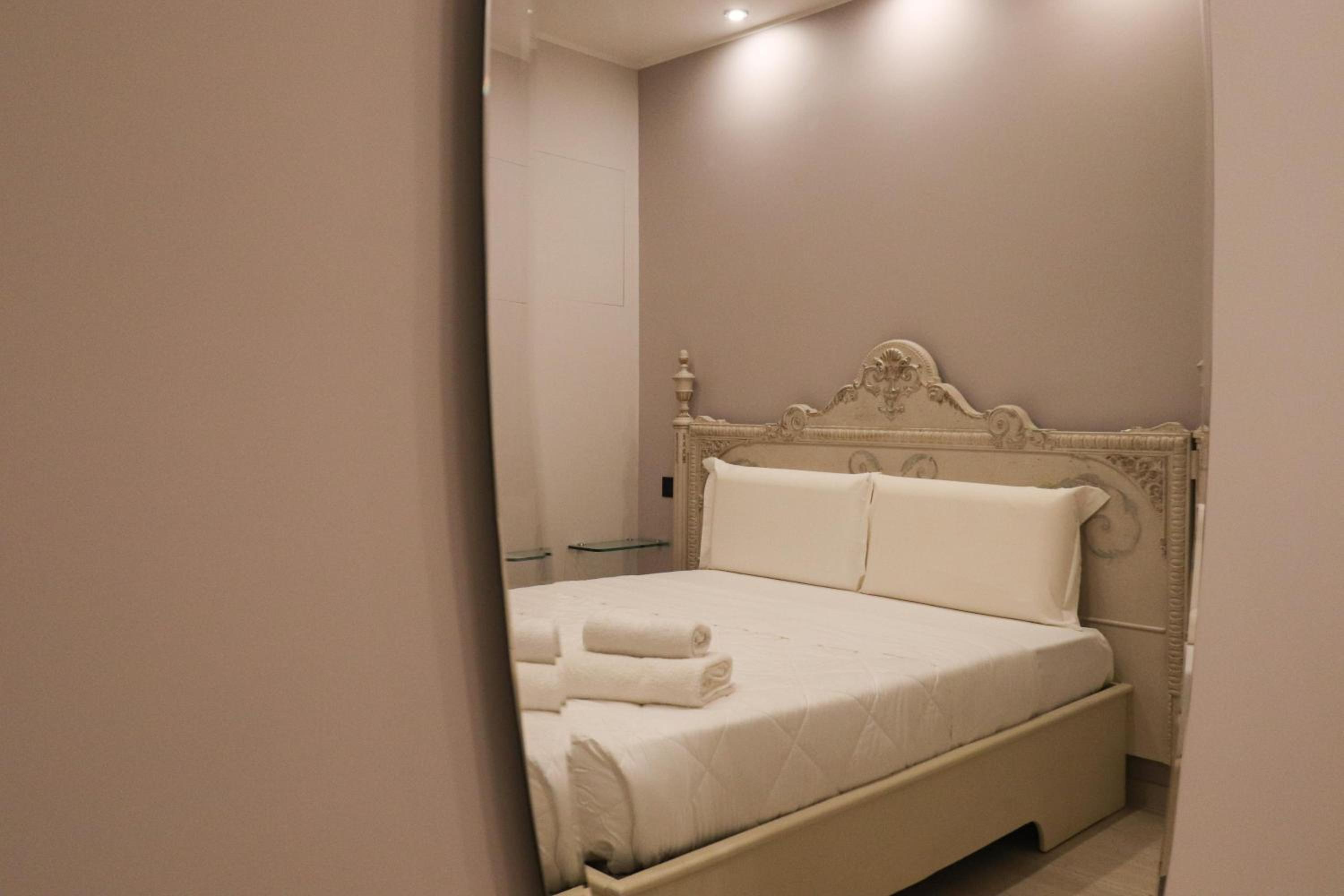 Modern Deluxe Oasis - 10 min to Rome Center, 2 Suites, AC & Wi-Fi