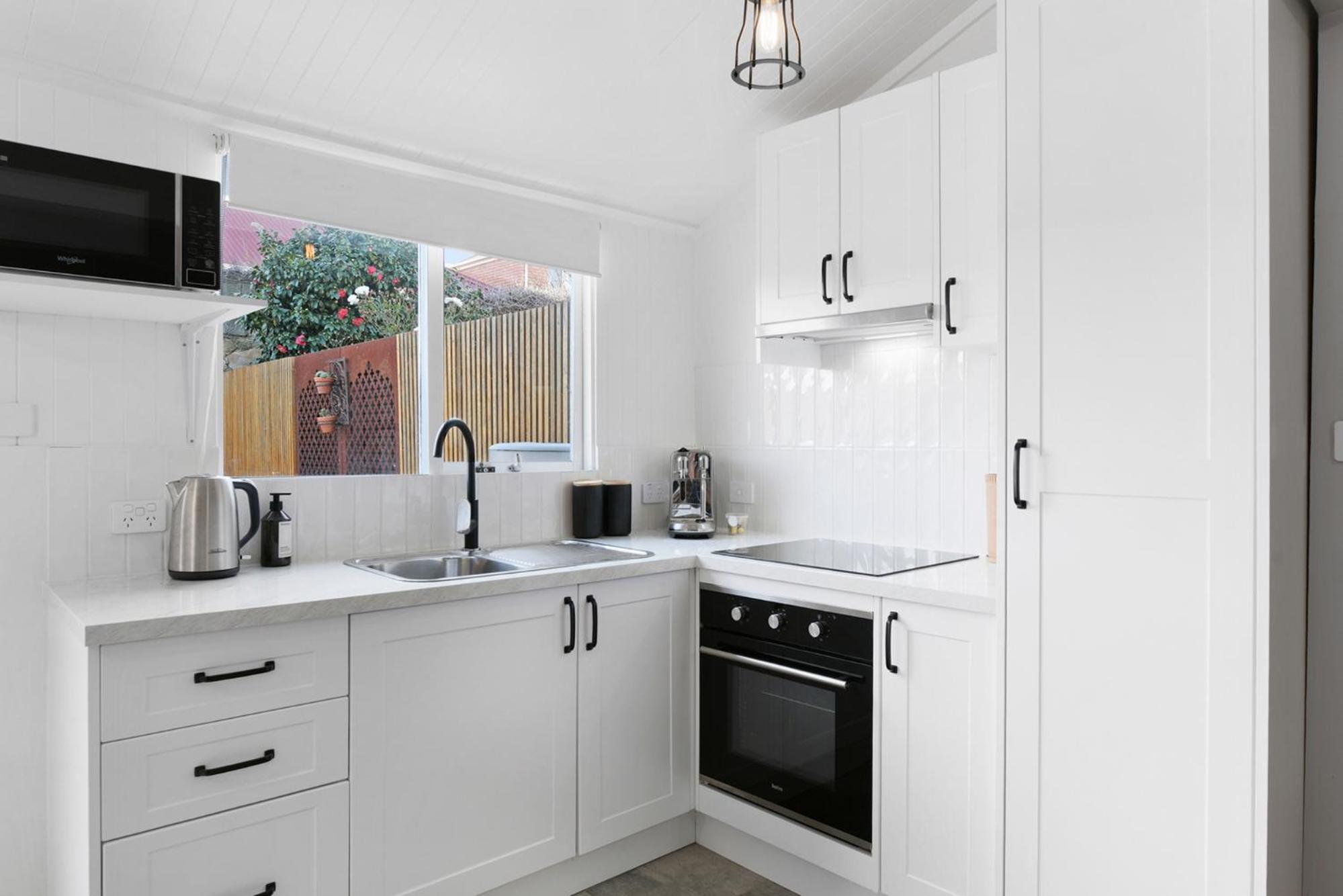 Charming 2-Bed House in North Hobart
