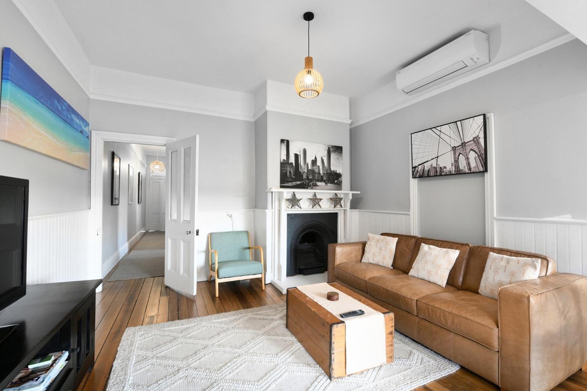 Charming 2-Bed House in North Hobart
