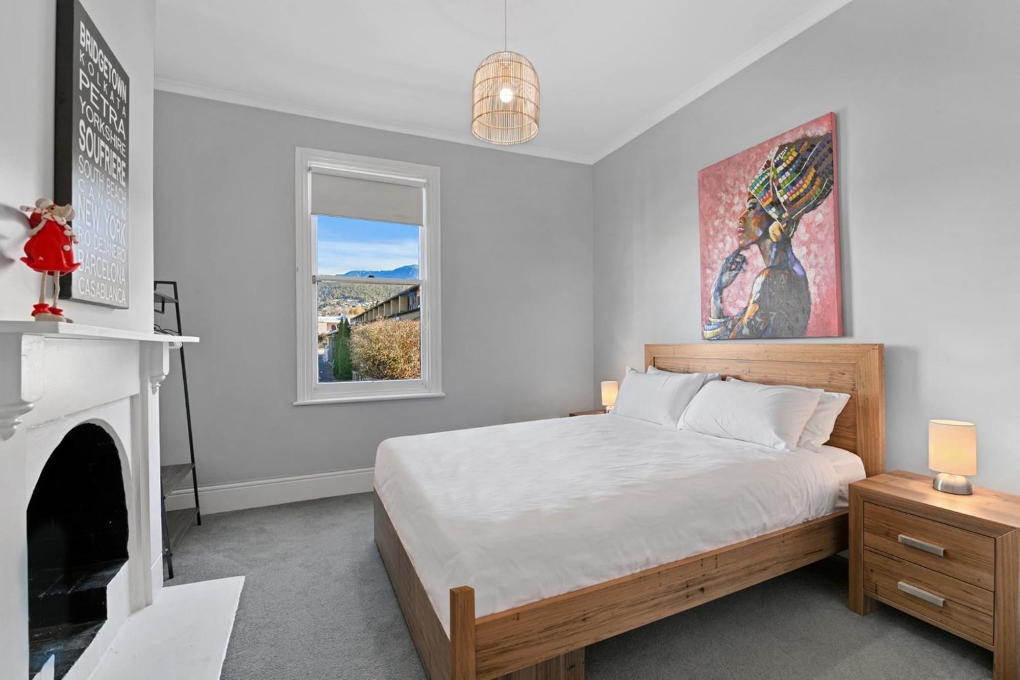 Charming 2-Bed House in North Hobart
