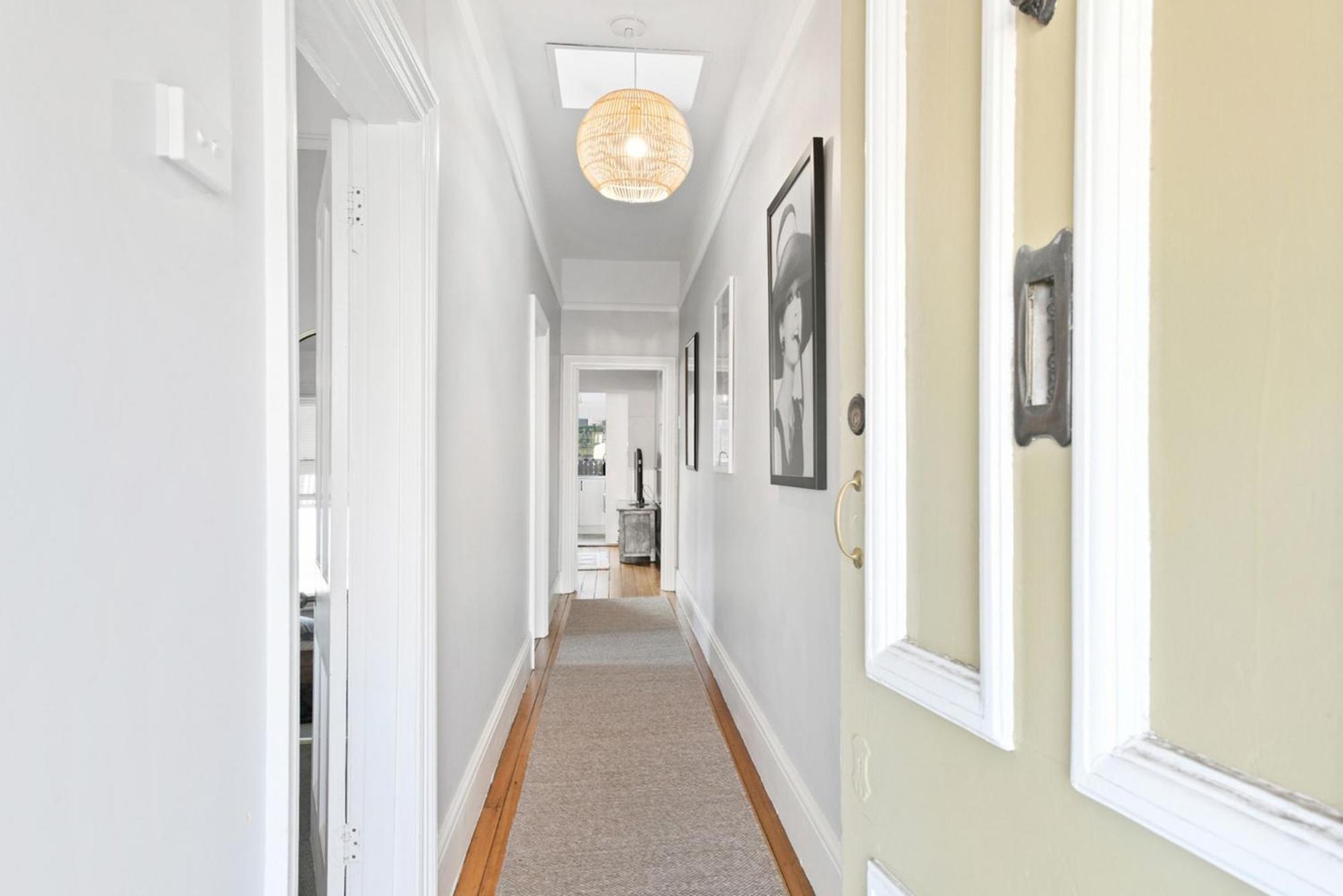 Charming 2-Bed House in North Hobart