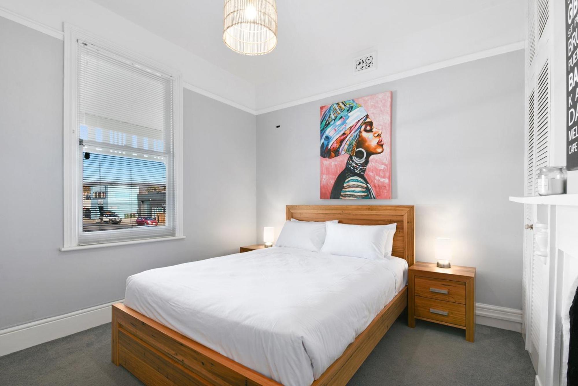 Charming 2-Bed House in North Hobart