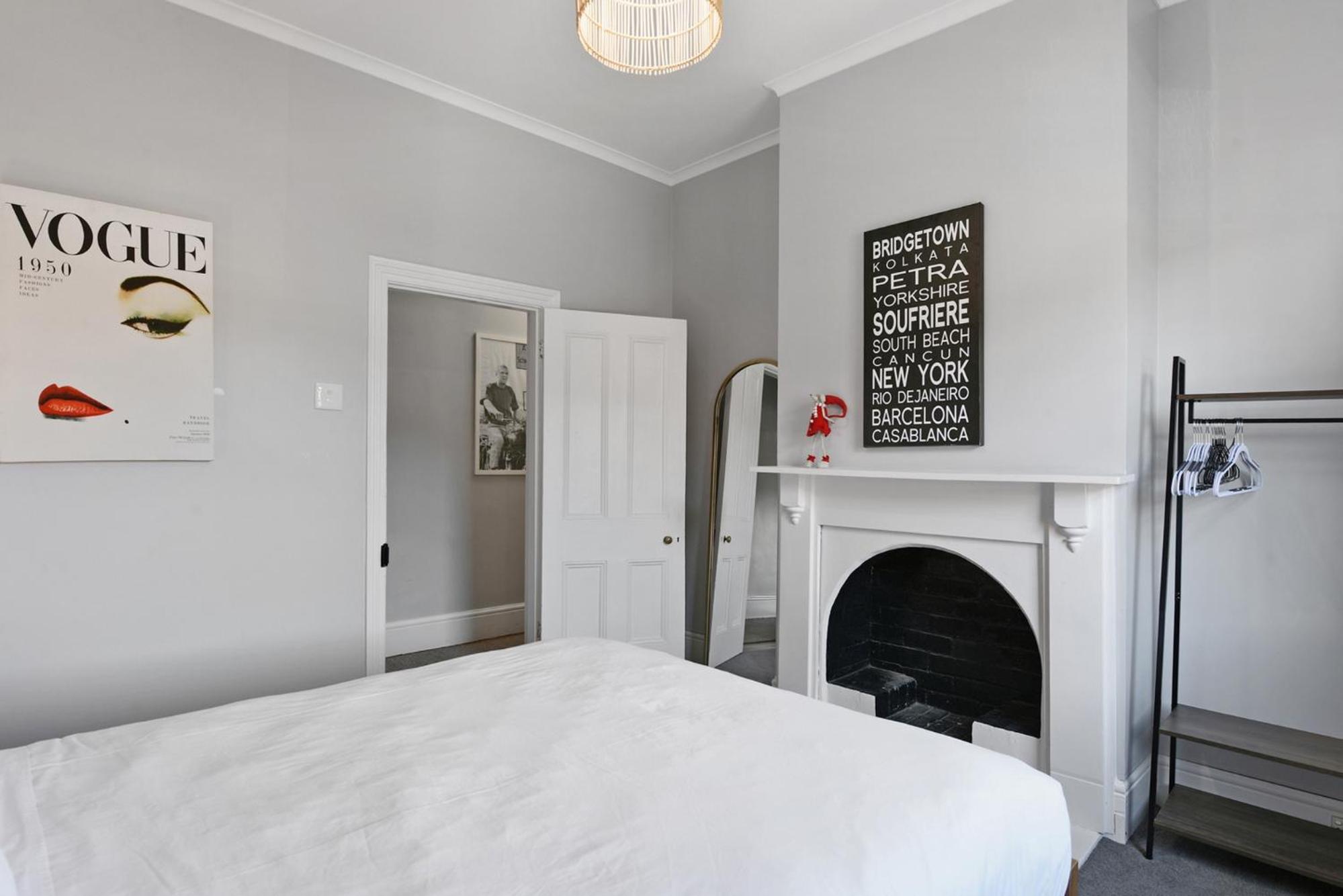 Charming 2-Bed House in North Hobart