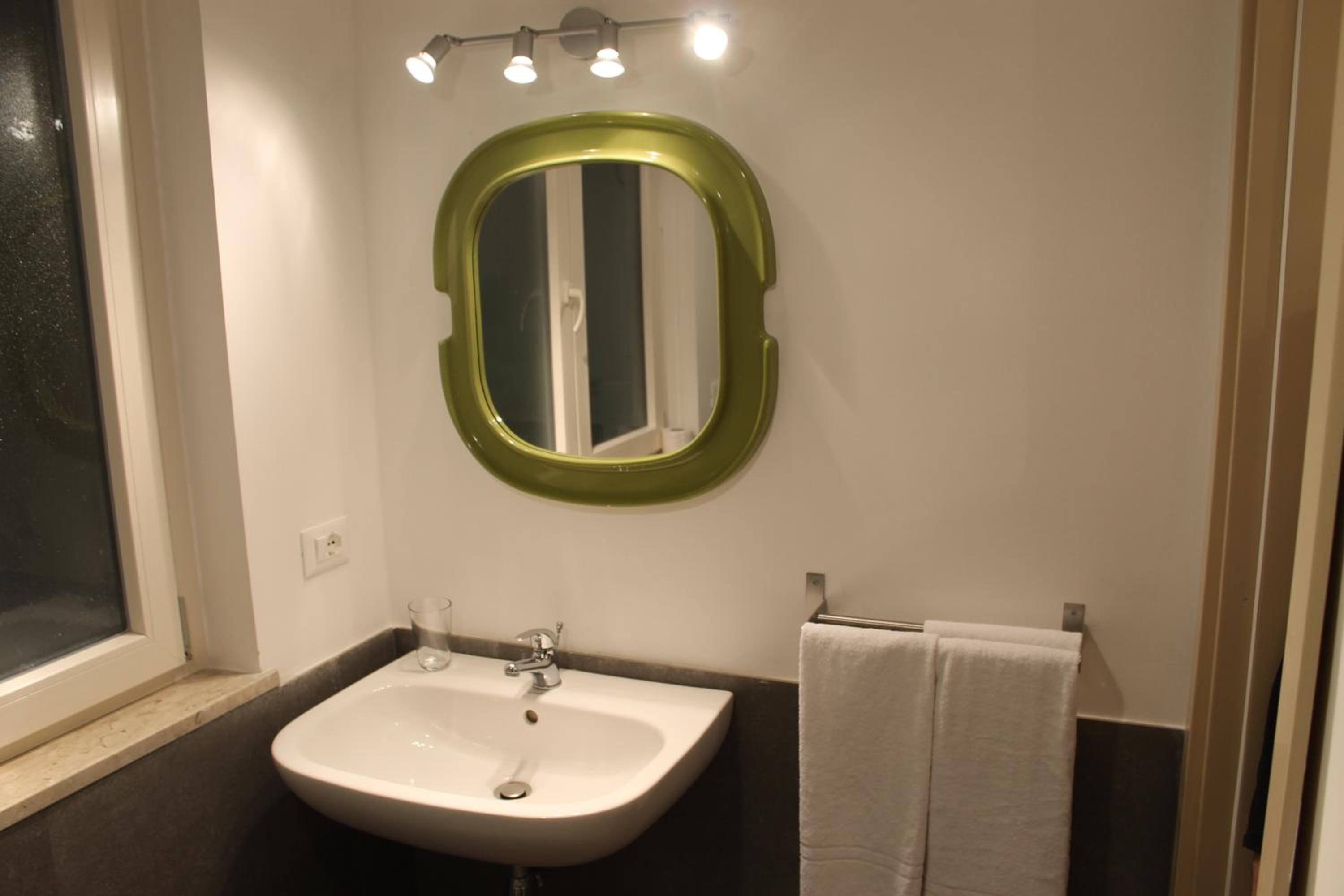 Cassaro261 en Palermo — bathroom