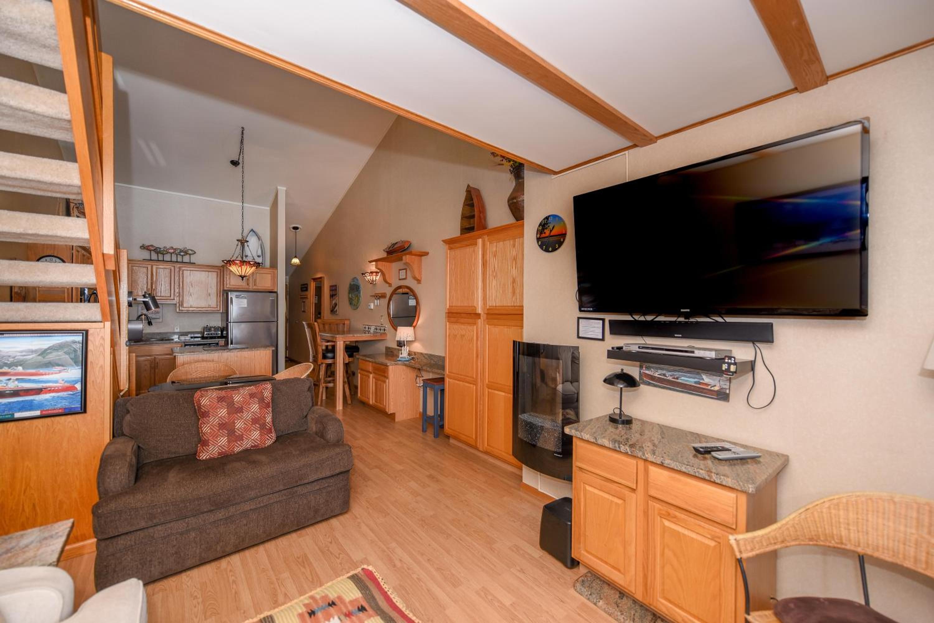 706H Studio Loft One Bath