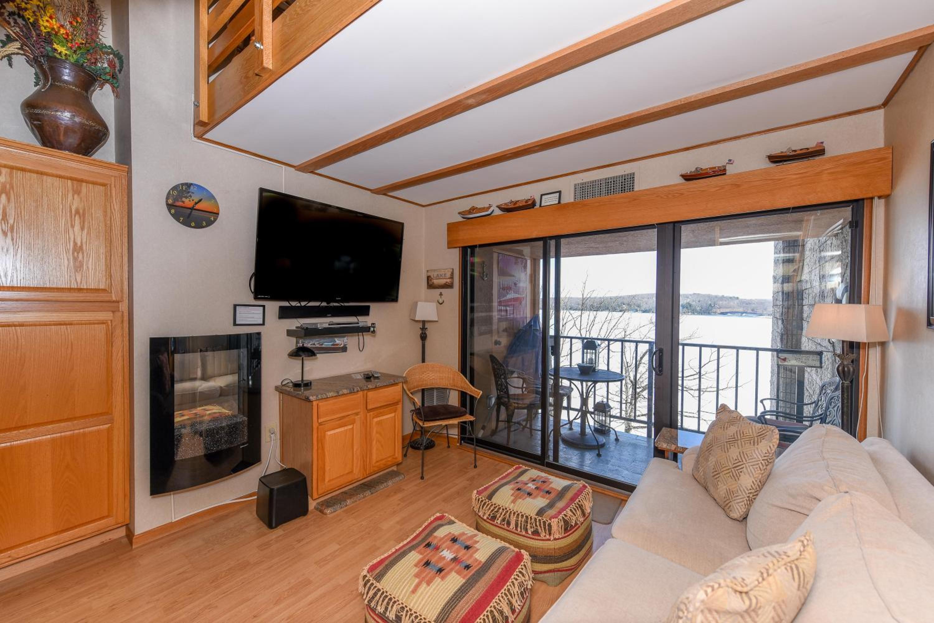 706H Studio Loft One Bath