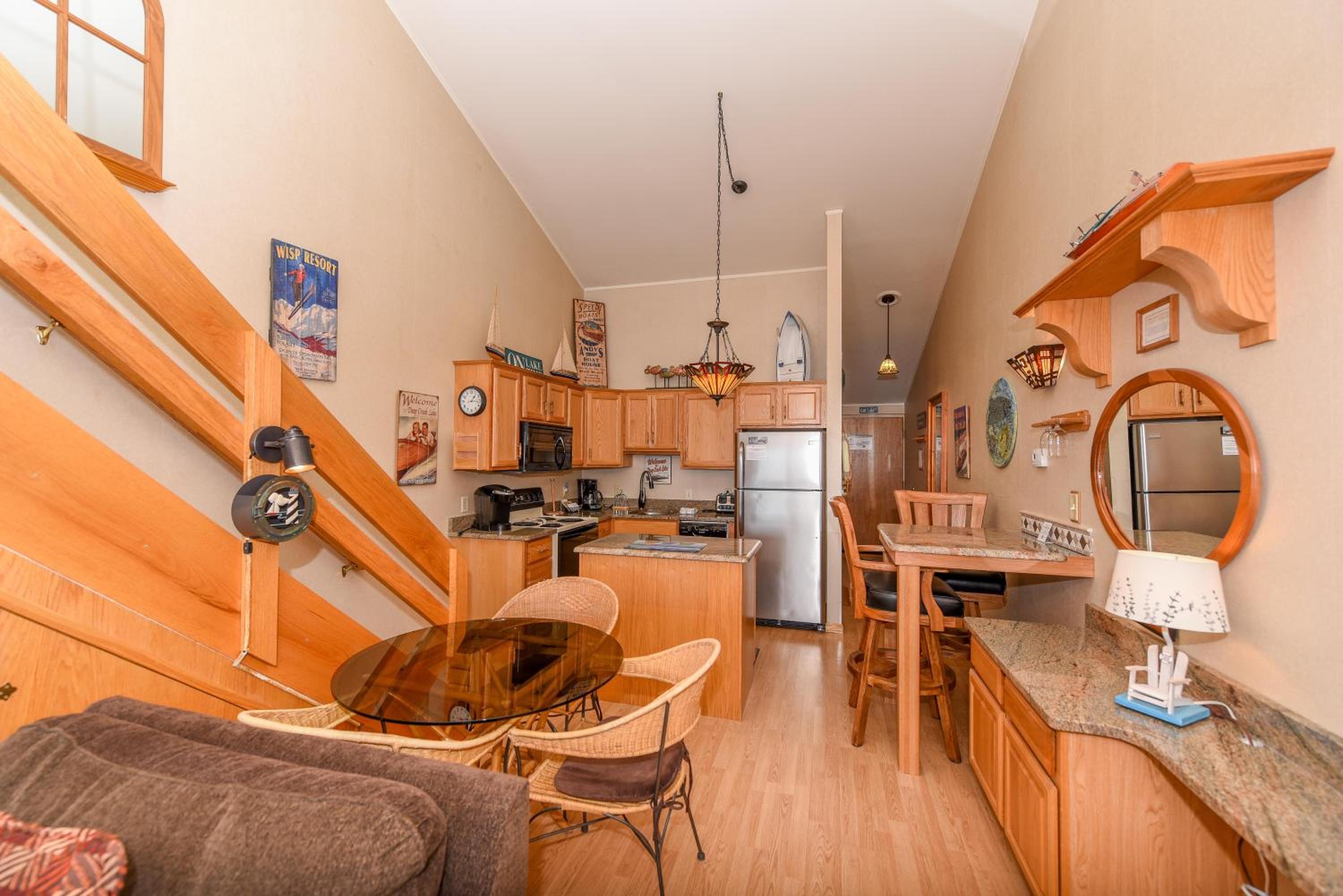706H Studio Loft One Bath
