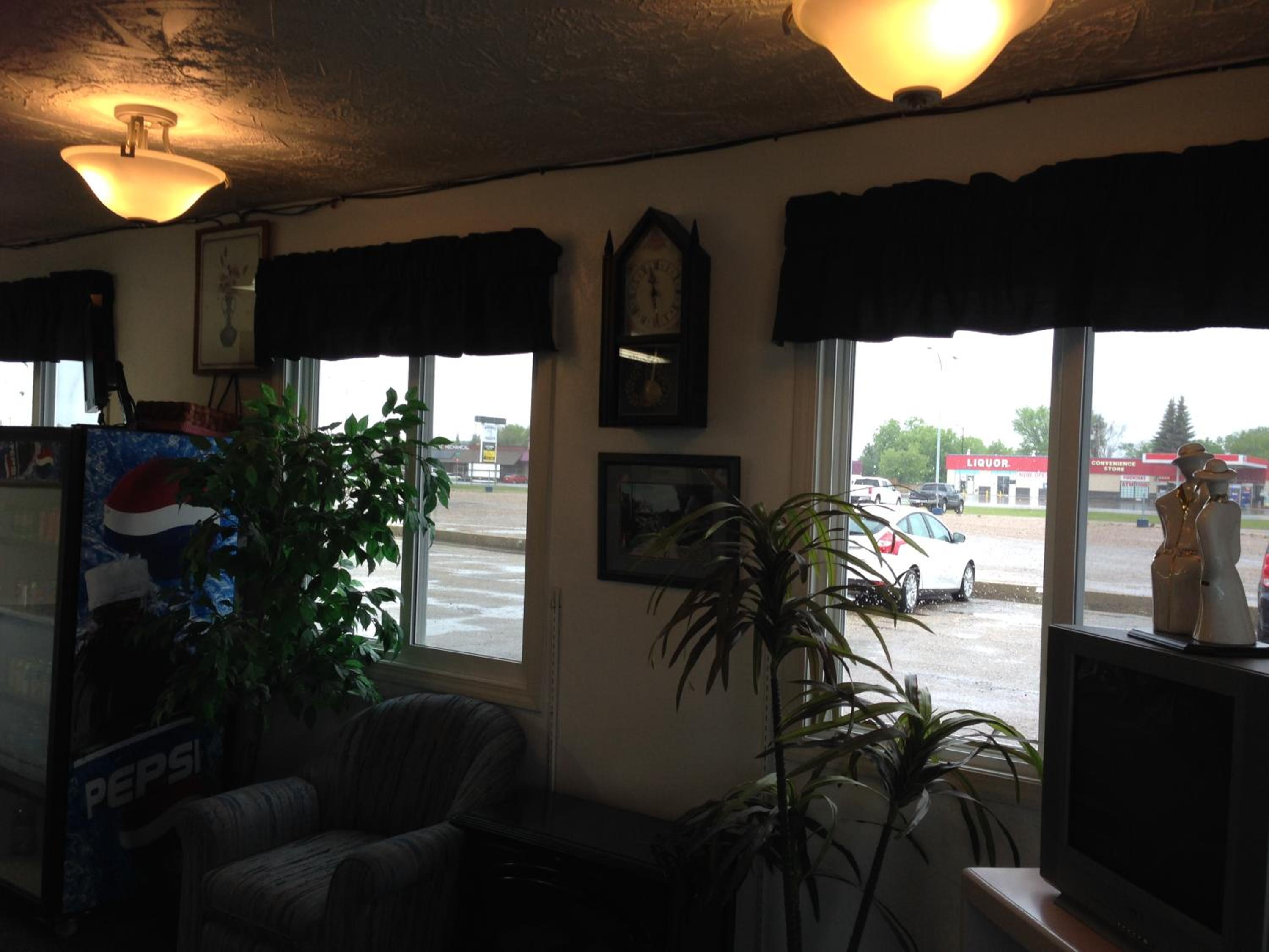 Plains Motor Inn