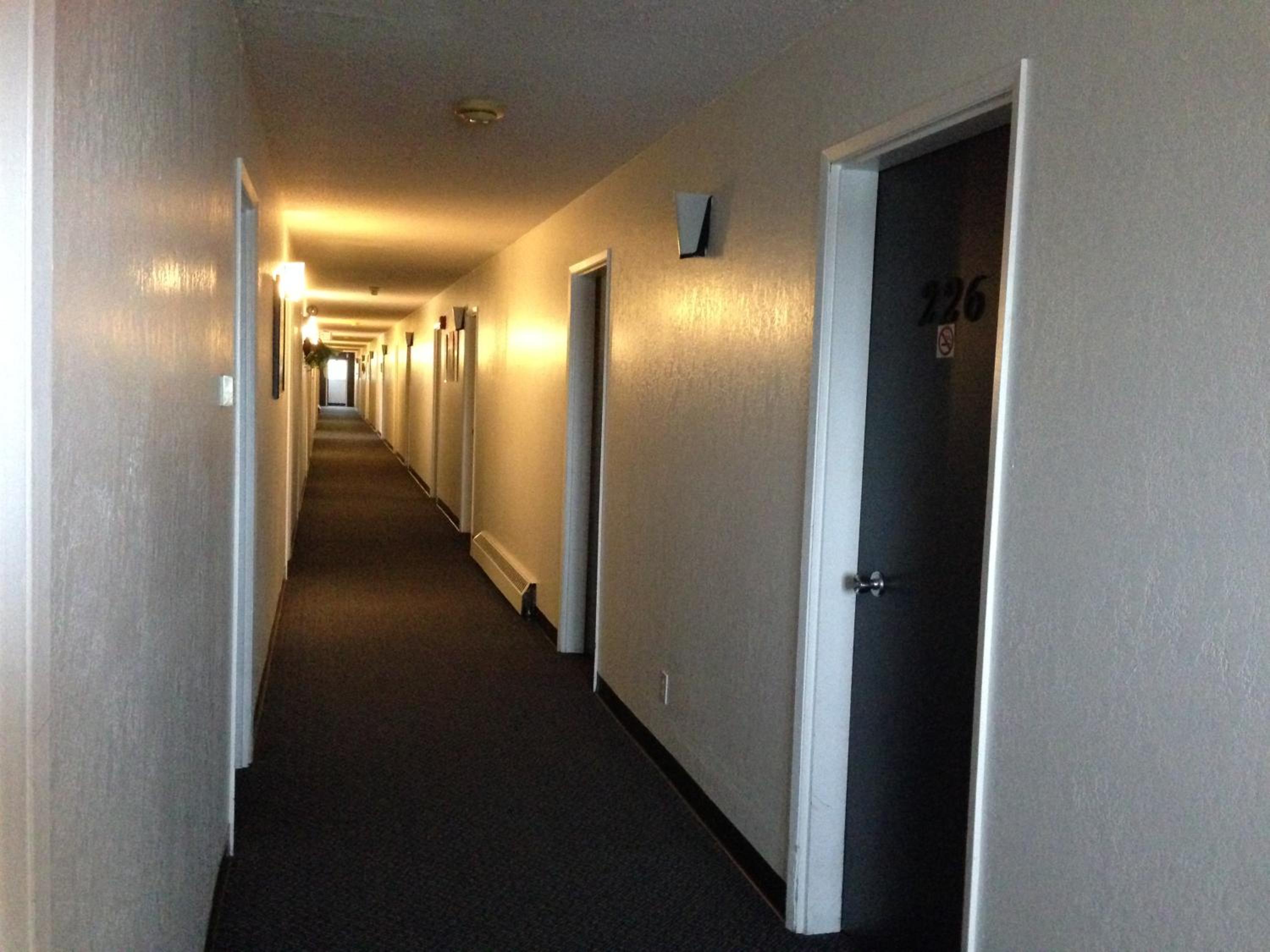 Plains Motor Inn