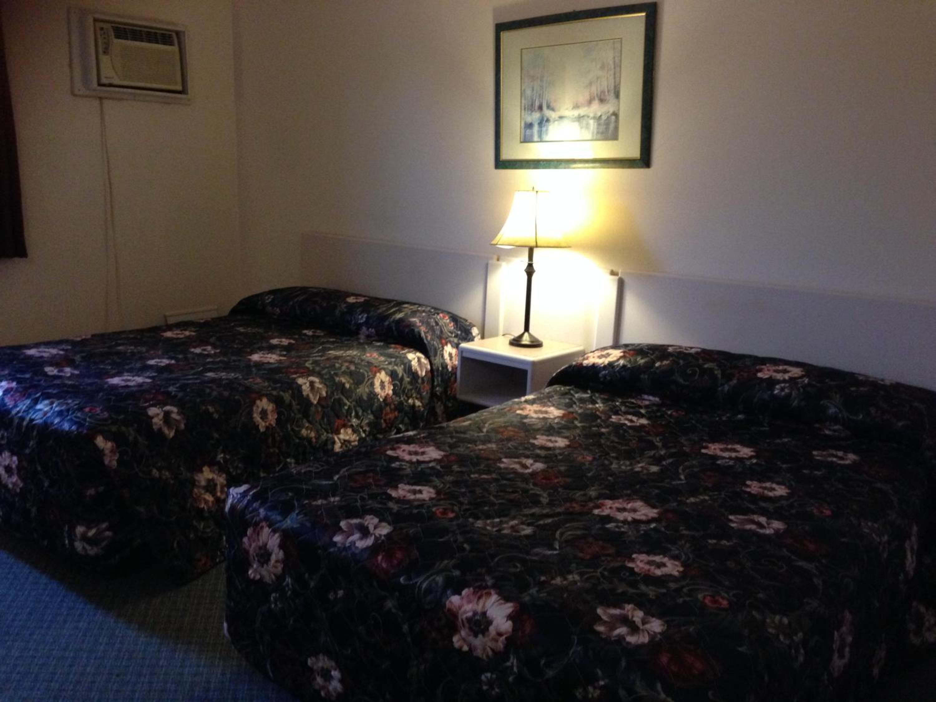 Plains Motor Inn