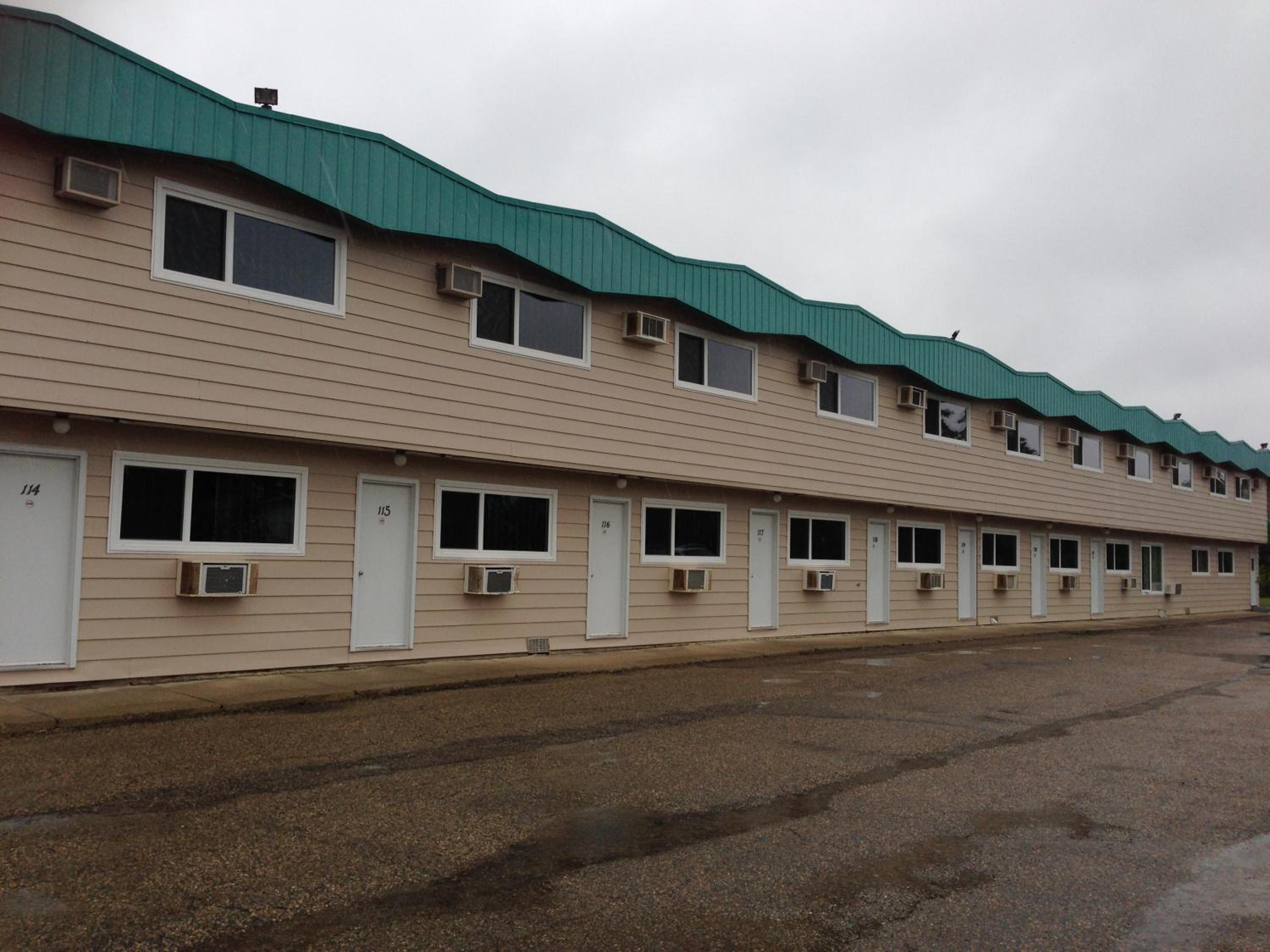 Plains Motor Inn