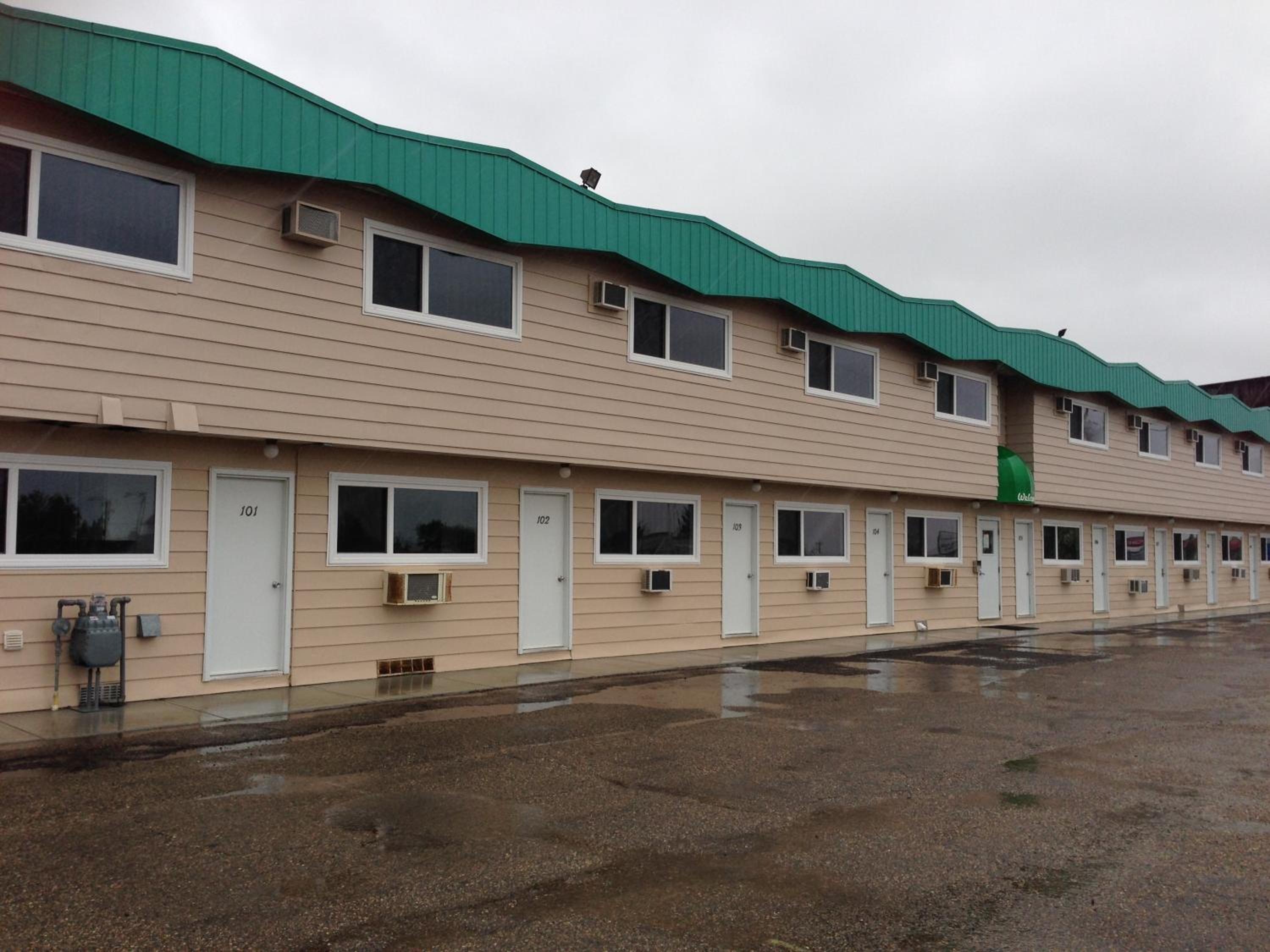 Plains Motor Inn