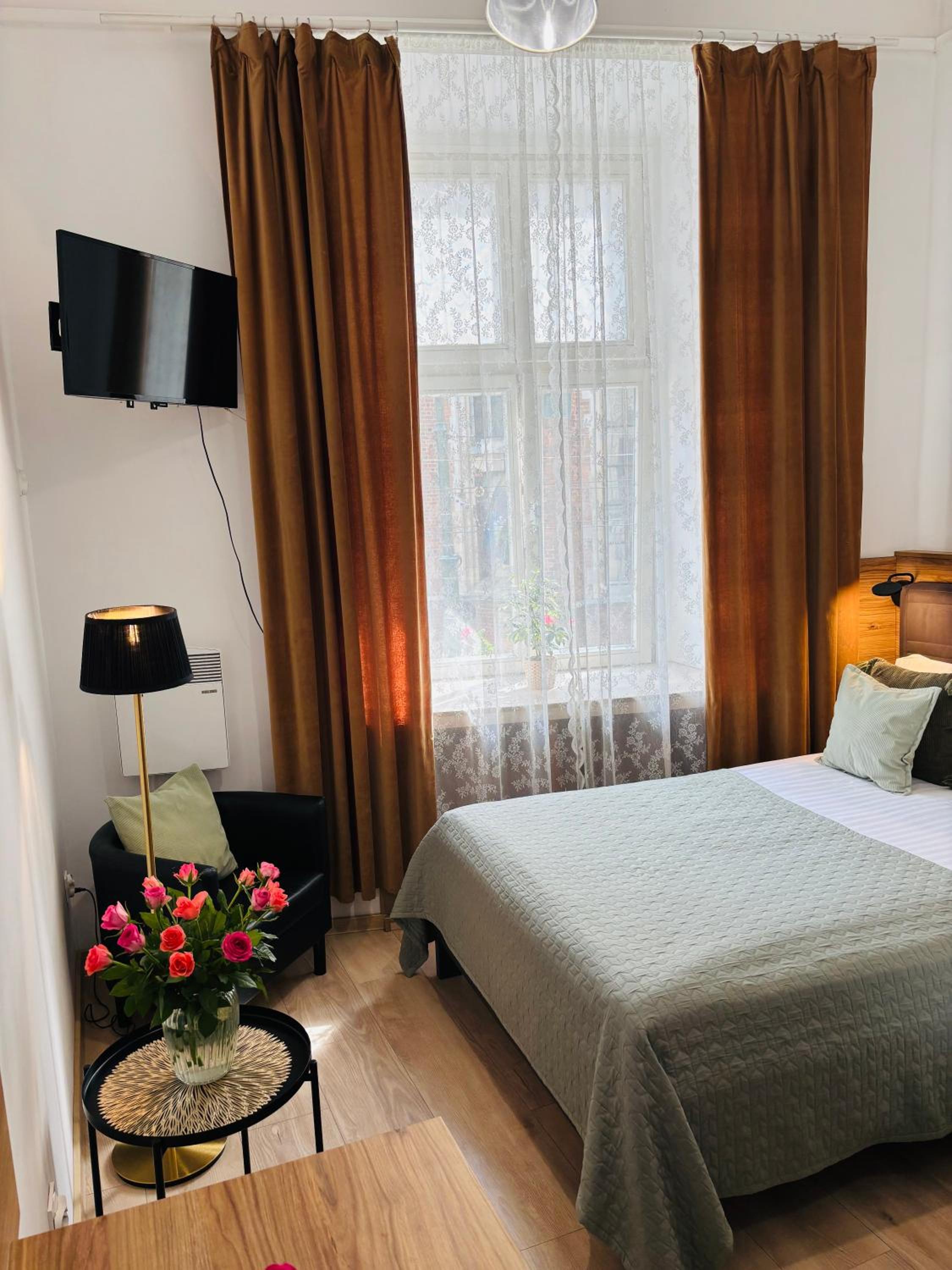 Krakow Apartments & Rooms