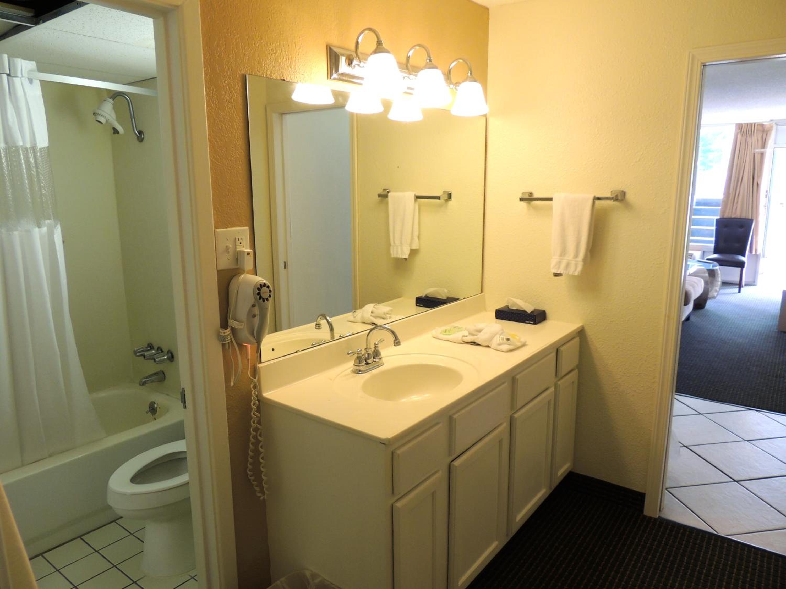 Carmel Inn and Suites Thibodaux - Property Image 4