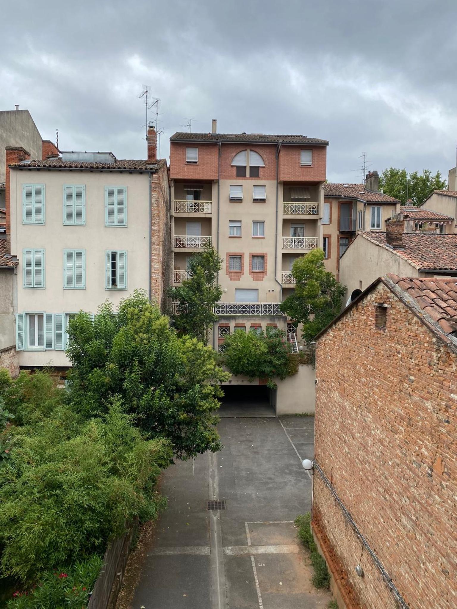 Meublé classé Carmes , entrée autonome, wifi, climatisé, petit parking privé