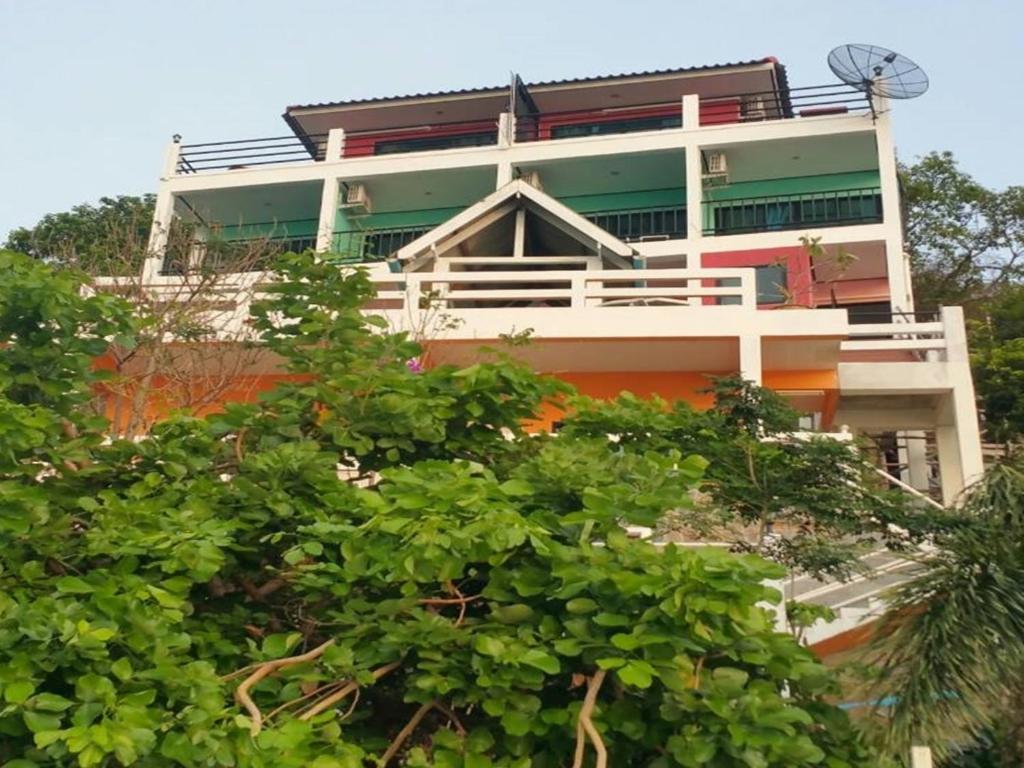 Ocean View Resort - Koh Sichang