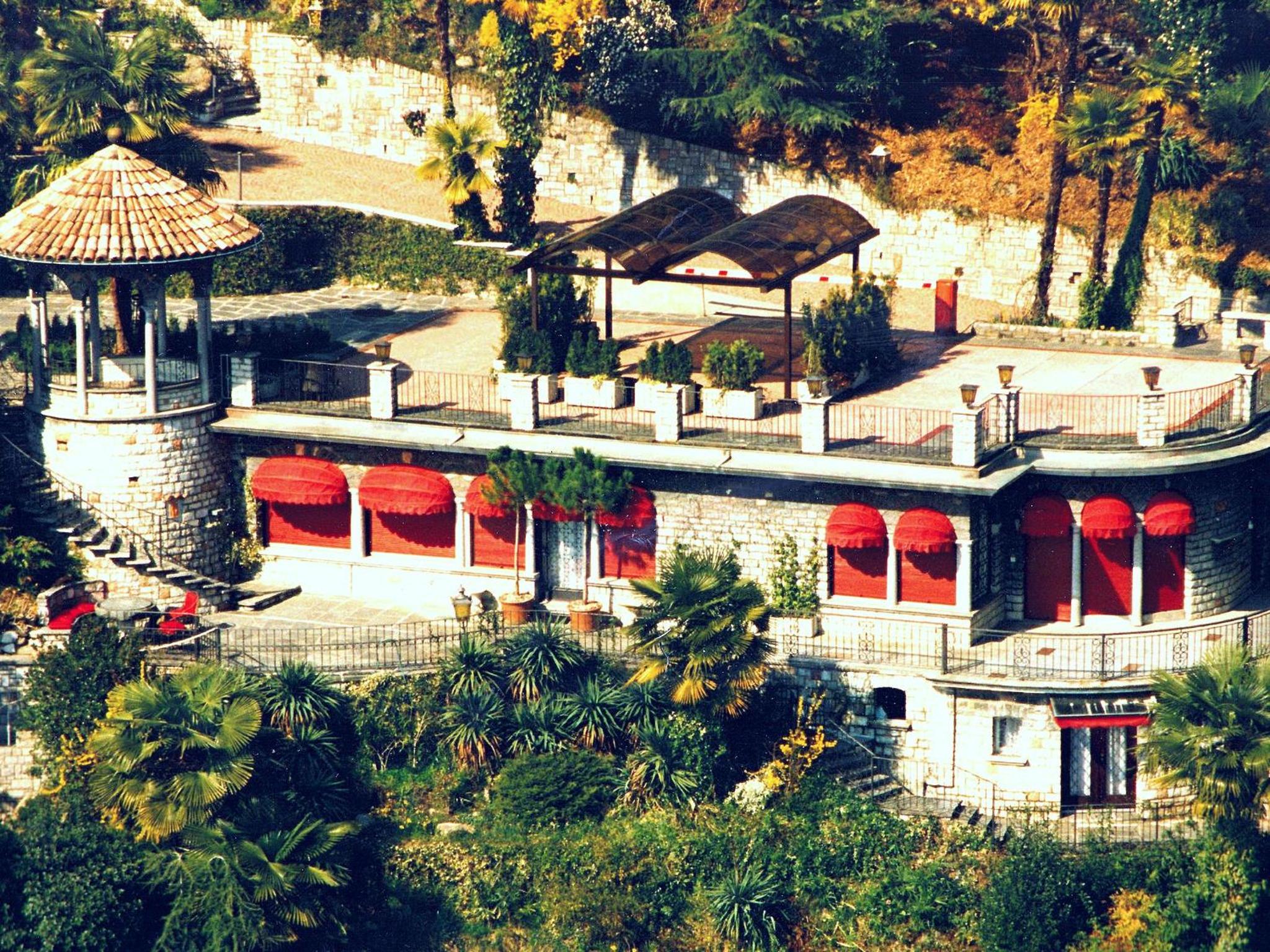 Barony romantic villa