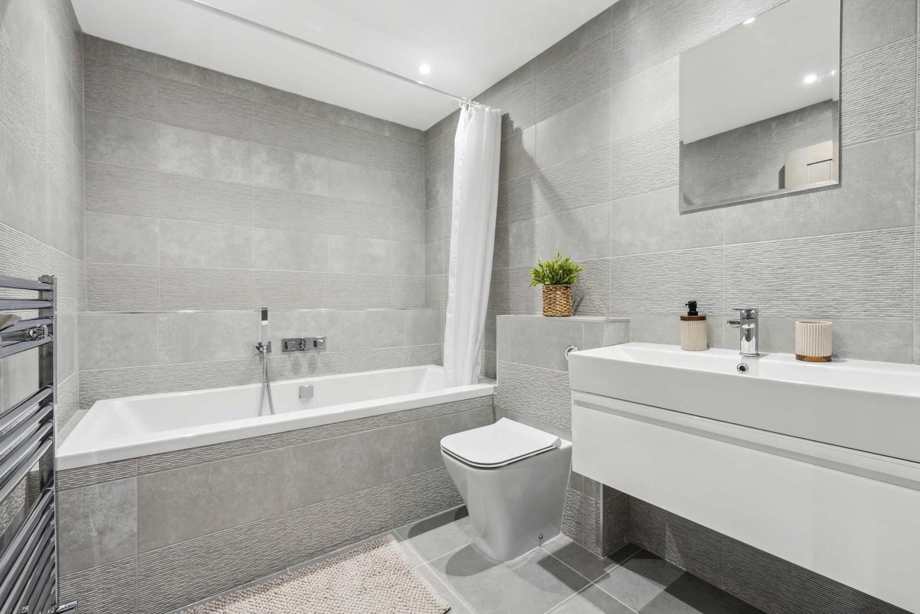 Spacious 3BR Home Hot Tub + Smart TV