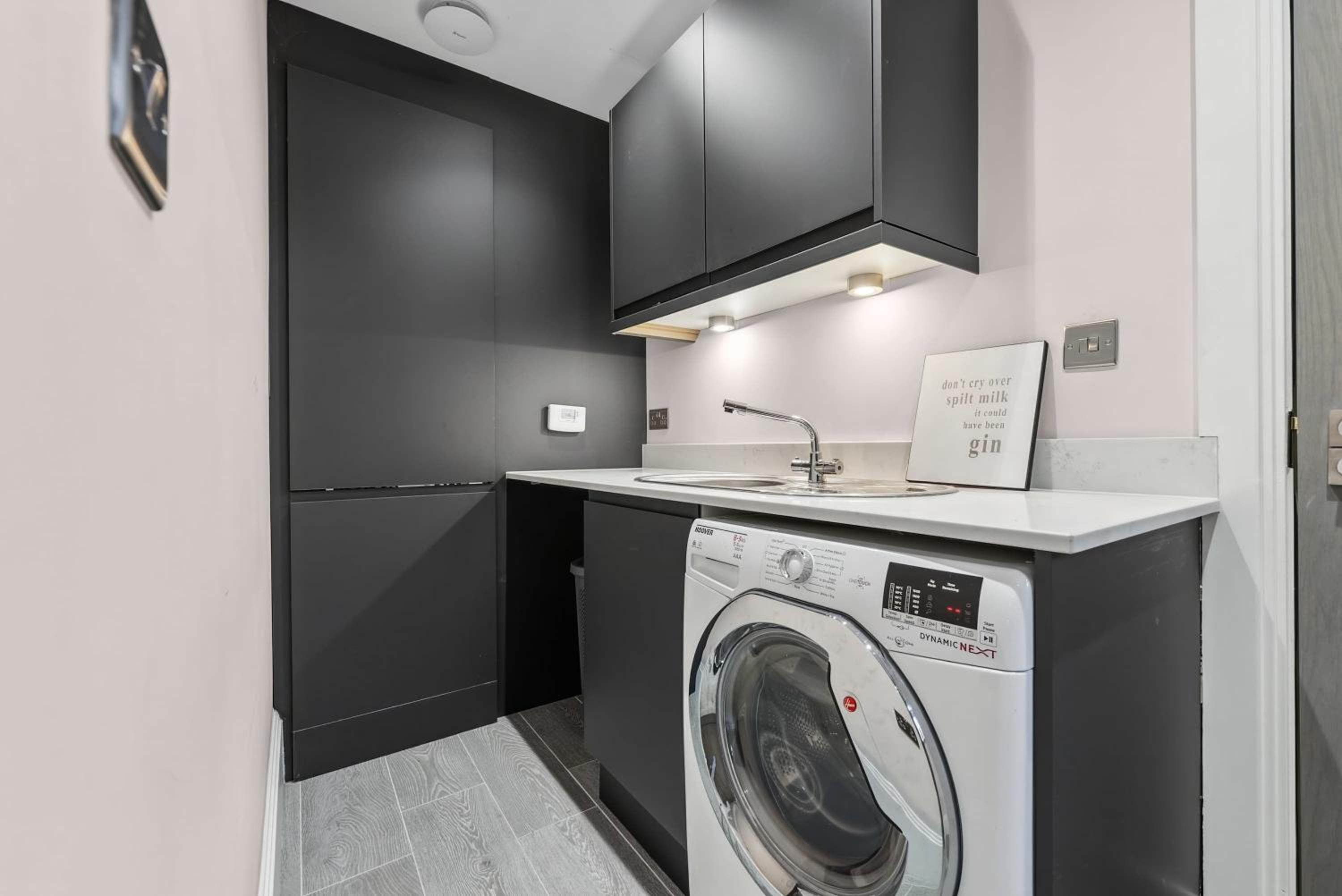 Spacious 3BR Home Hot Tub + Smart TV