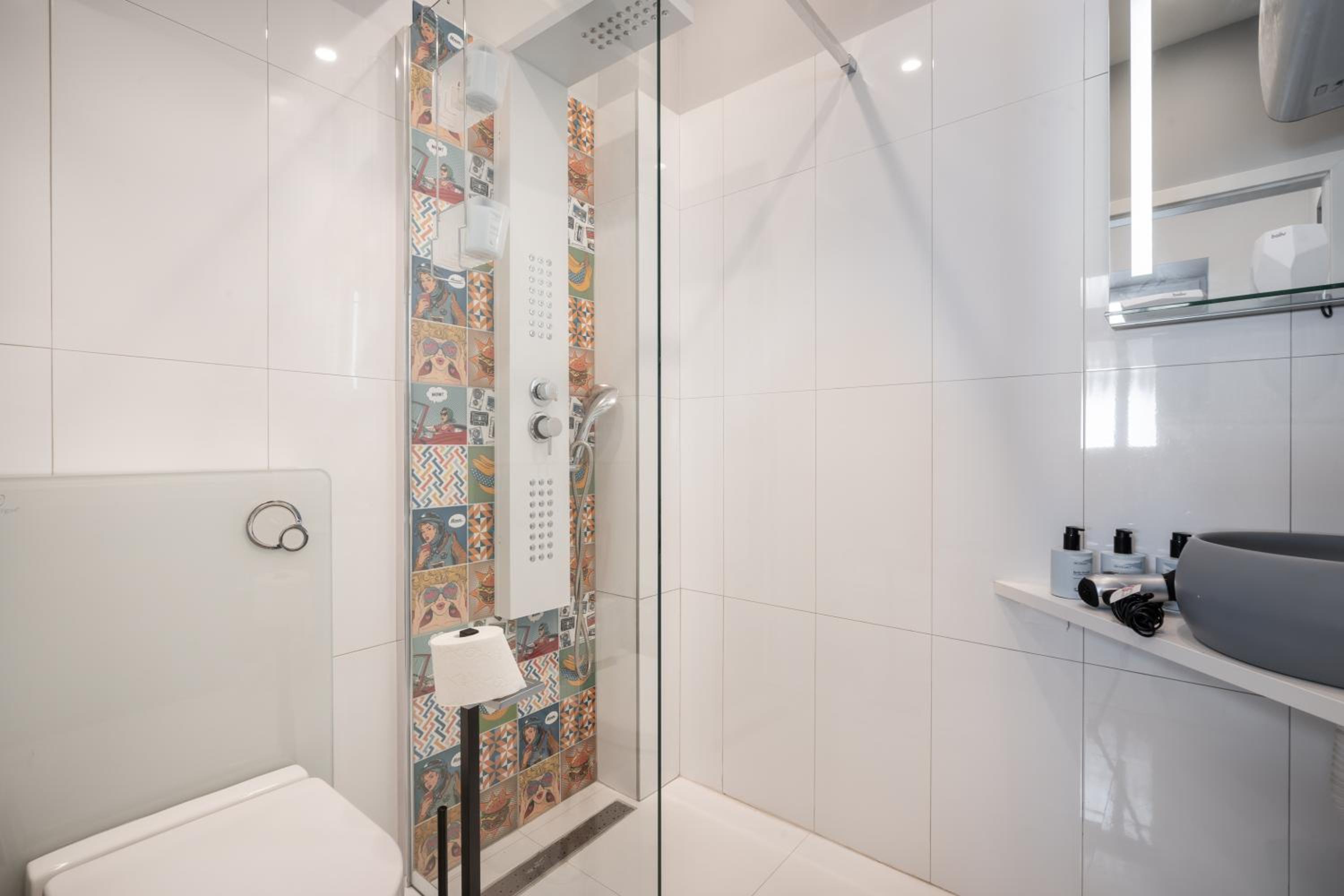 S15- Boutique Apartments, Best Location, by BQA