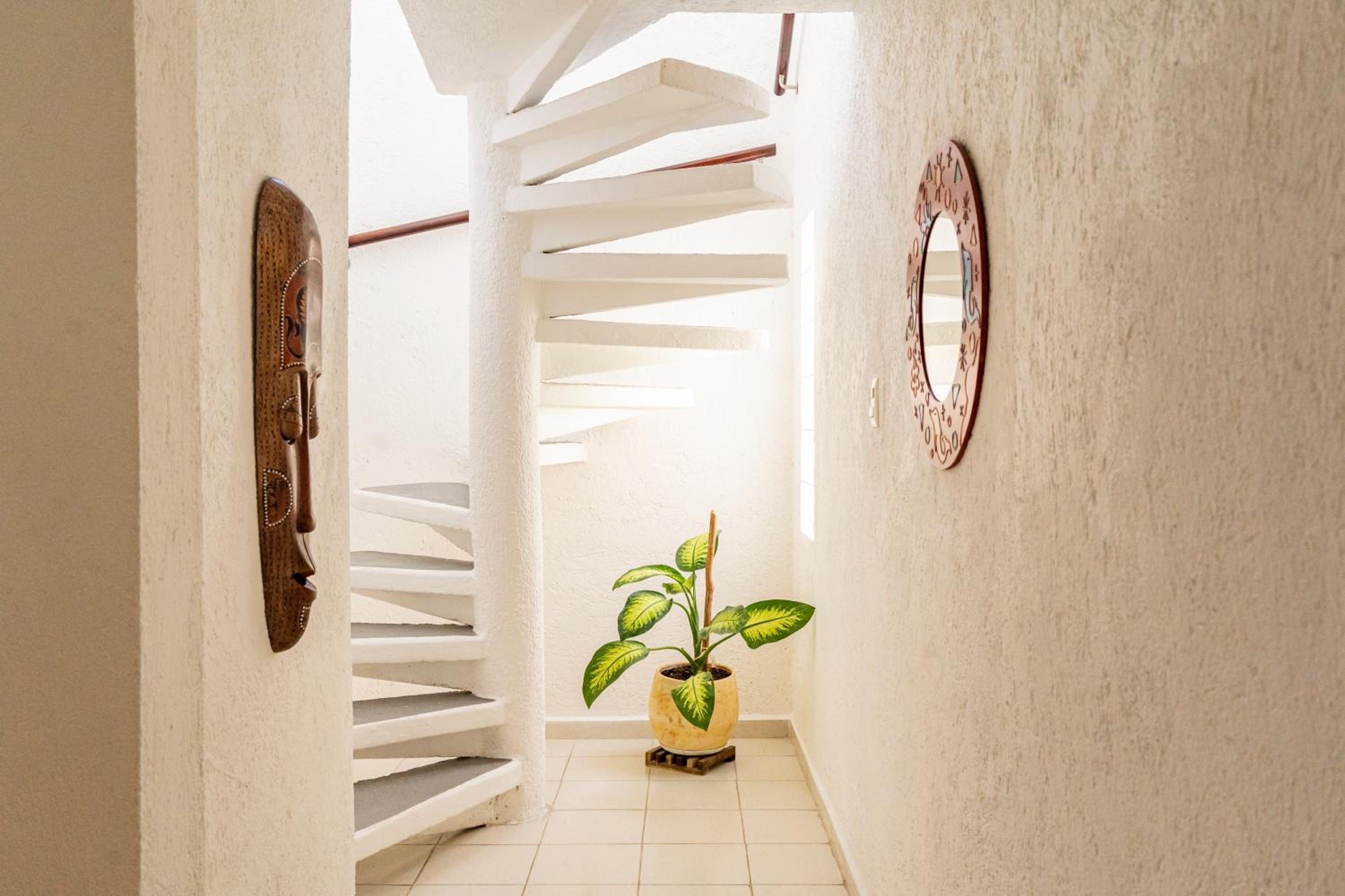 Amazing Complex Near 5th Avenue by Andiani Travel