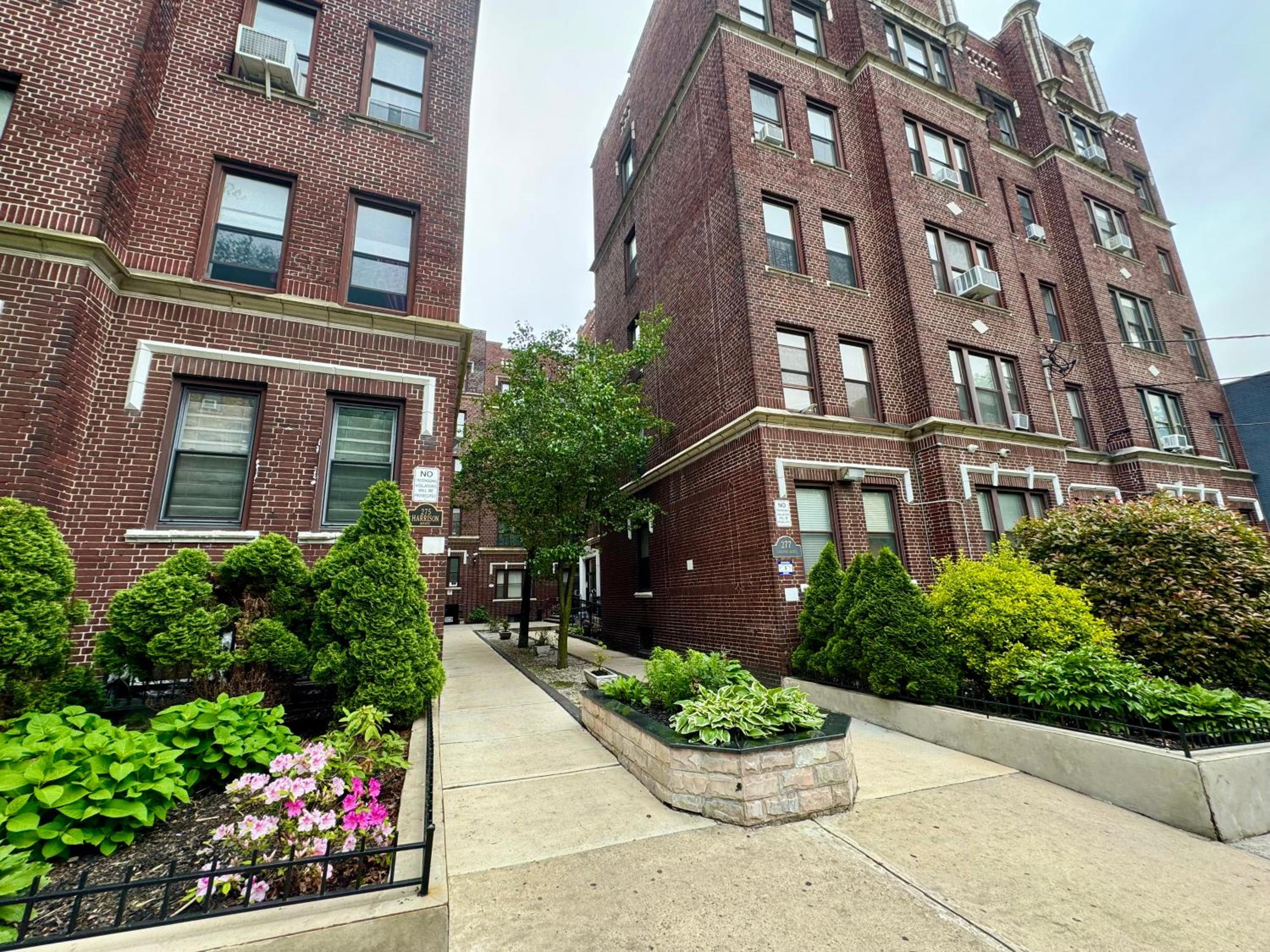 Sunny Jersey City 1BR, 25 min to NYC, 15min to EWR, King Bed, Hammock & Park Views