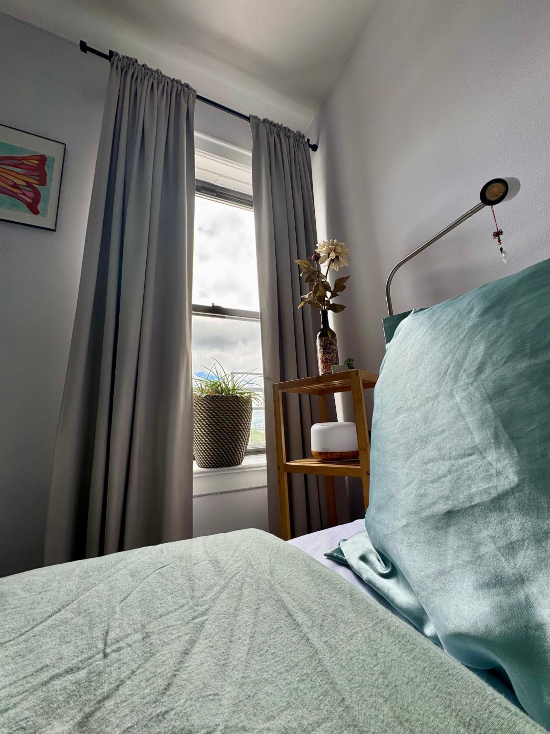 Sunny Jersey City 1BR, 25 min to NYC, 15min to EWR, King Bed, Hammock & Park Views