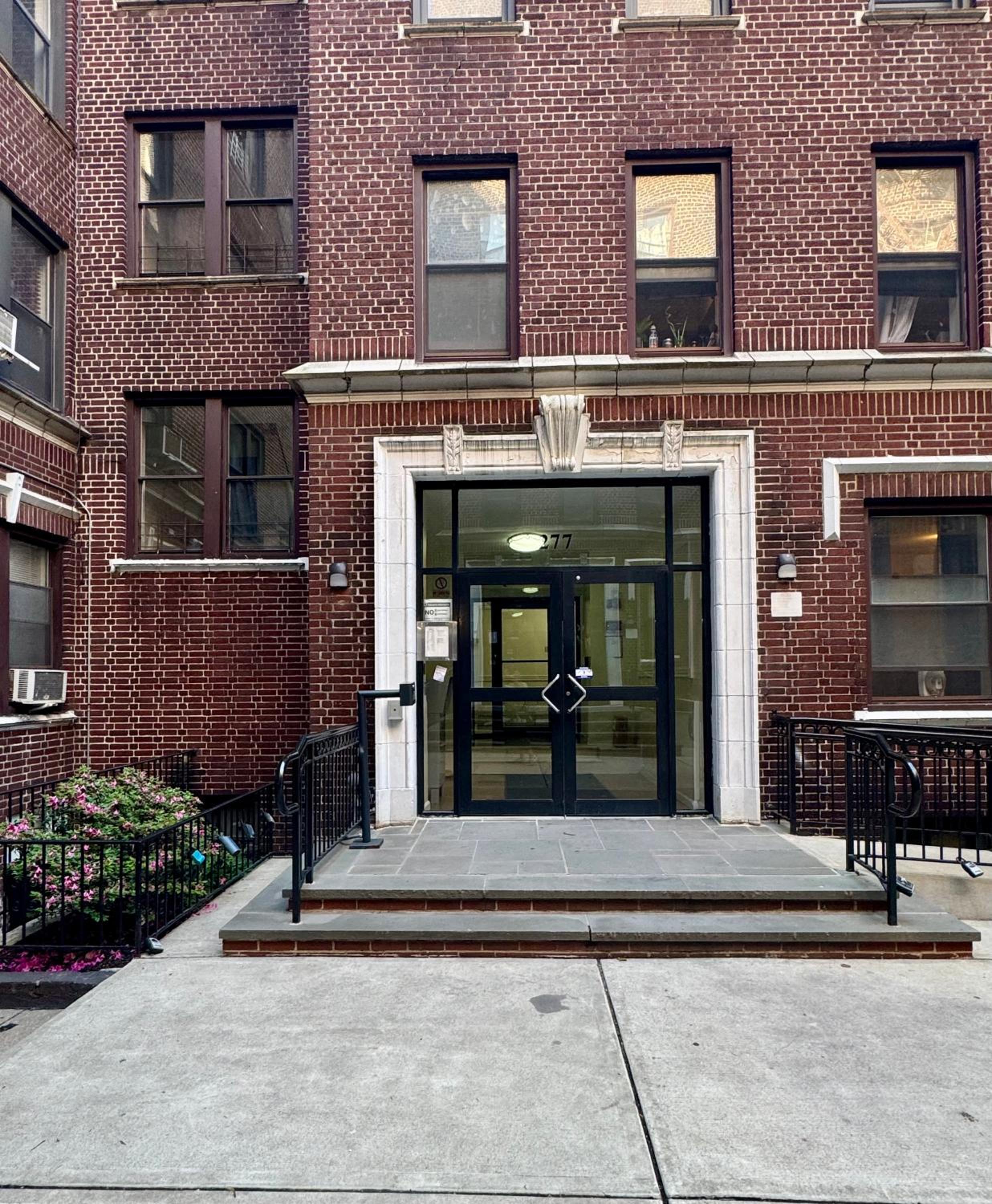 Sunny Jersey City 1BR, 25 min to NYC, 15min to EWR, King Bed, Hammock & Park Views