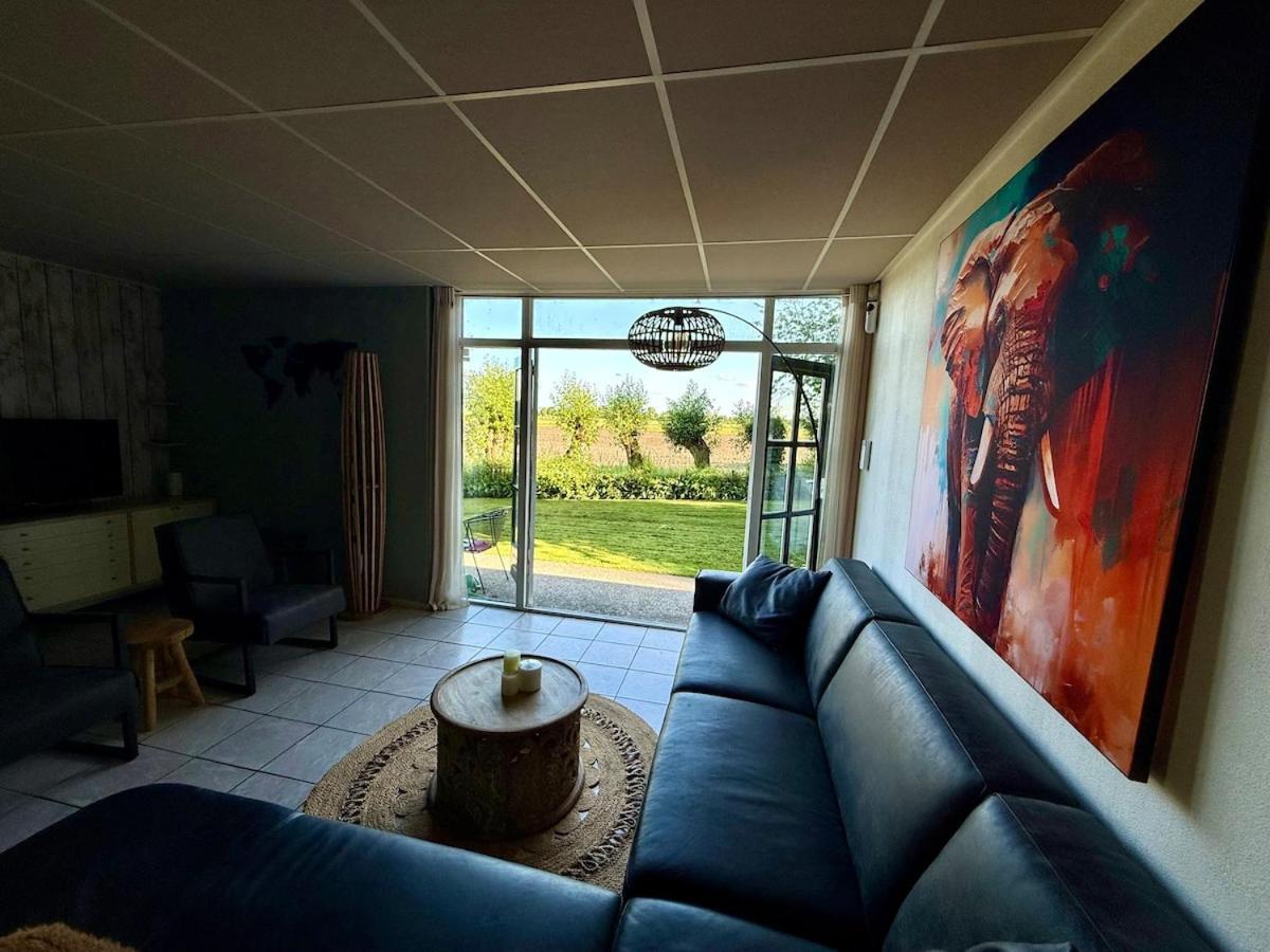 Holiday Home de Binnengouw incl Hottub