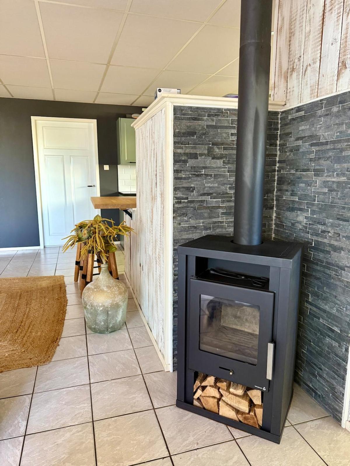 Holiday Home de Binnengouw incl Hottub