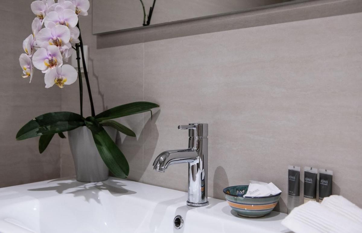 THELIA Sofouli Urban Living