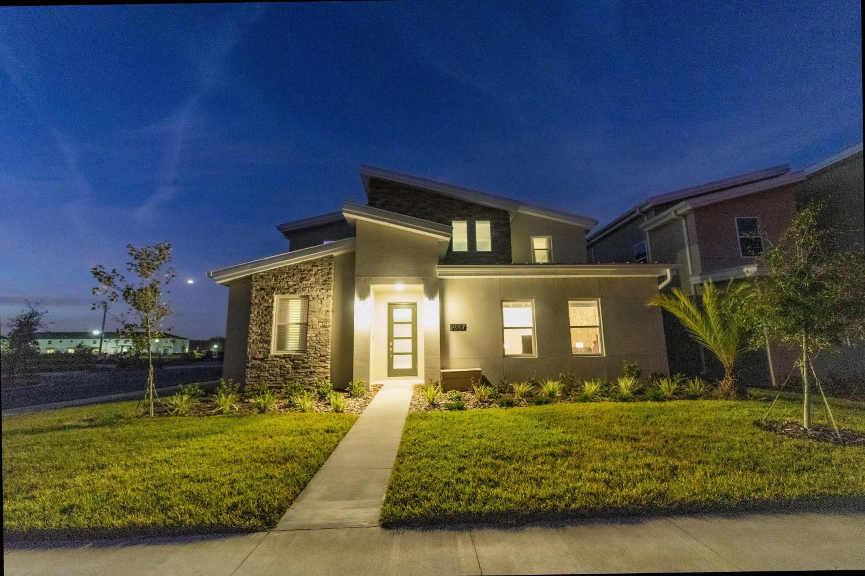 Epic Dream Home with Spa Game Room Themed Bedrooms 2887 Single Family