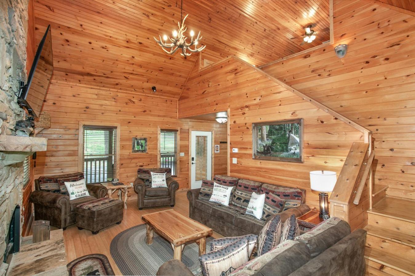 Smokies Cabin Life View Hot Tub Grill Game Room