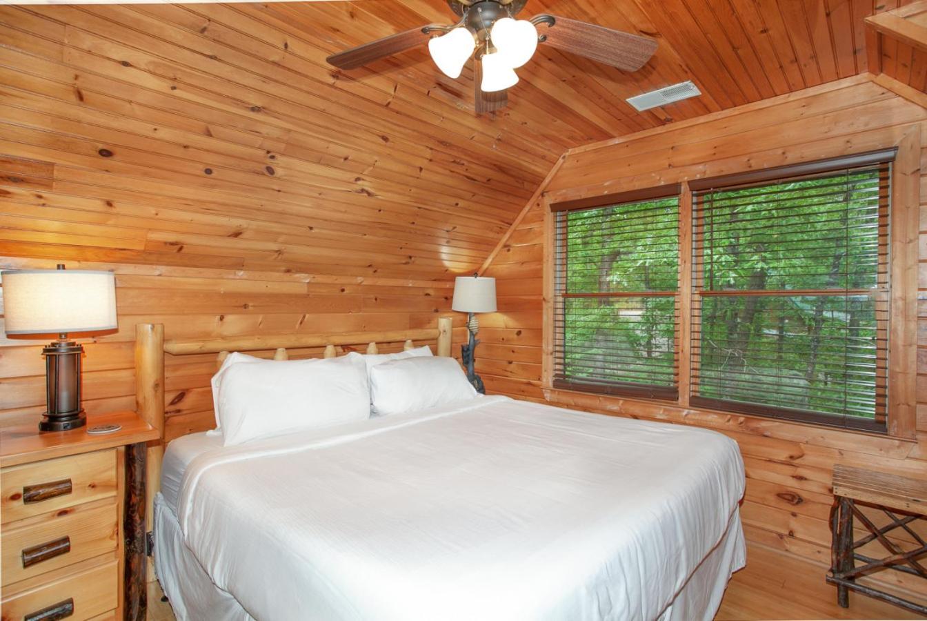 Smokies Cabin Life View Hot Tub Grill Game Room
