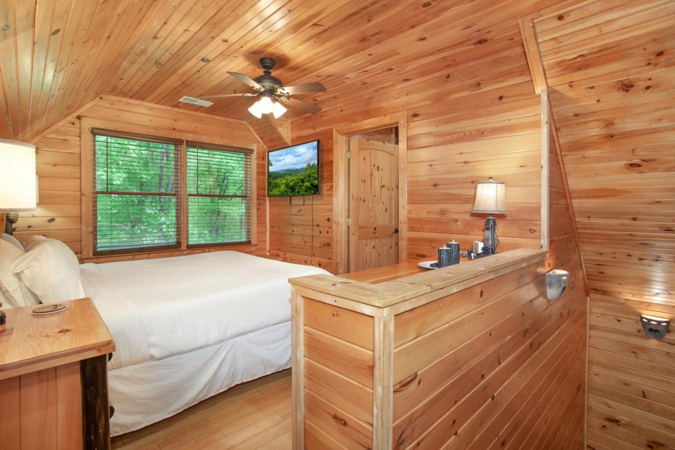 Smokies Cabin Life View Hot Tub Grill Game Room