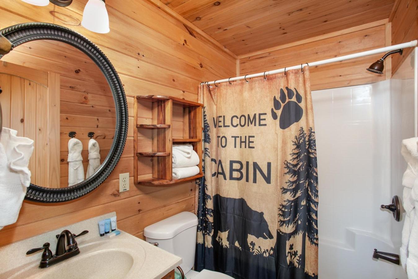 Smokies Cabin Life View Hot Tub Grill Game Room