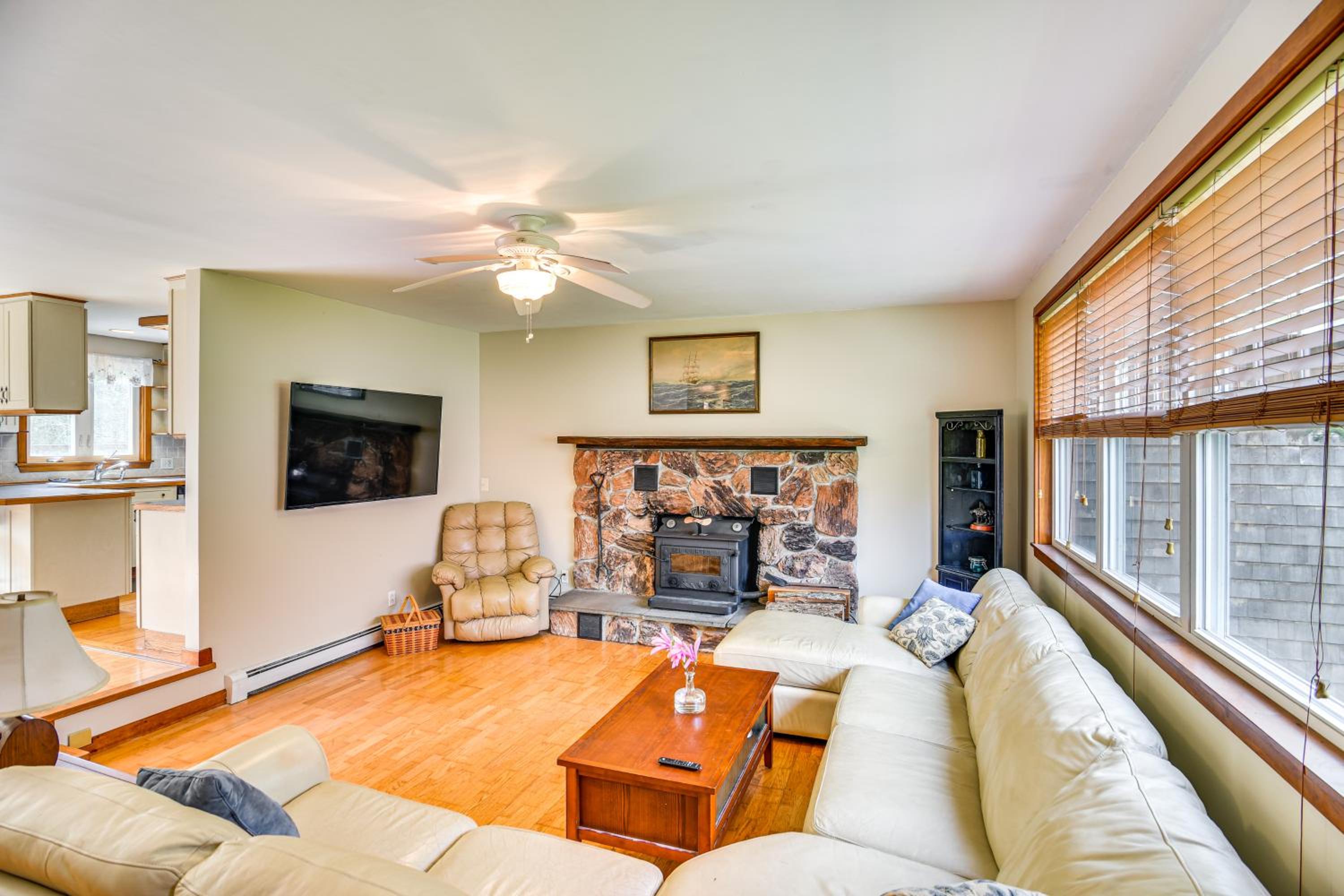 6 Mi to Beach Family Home in Little Compton!