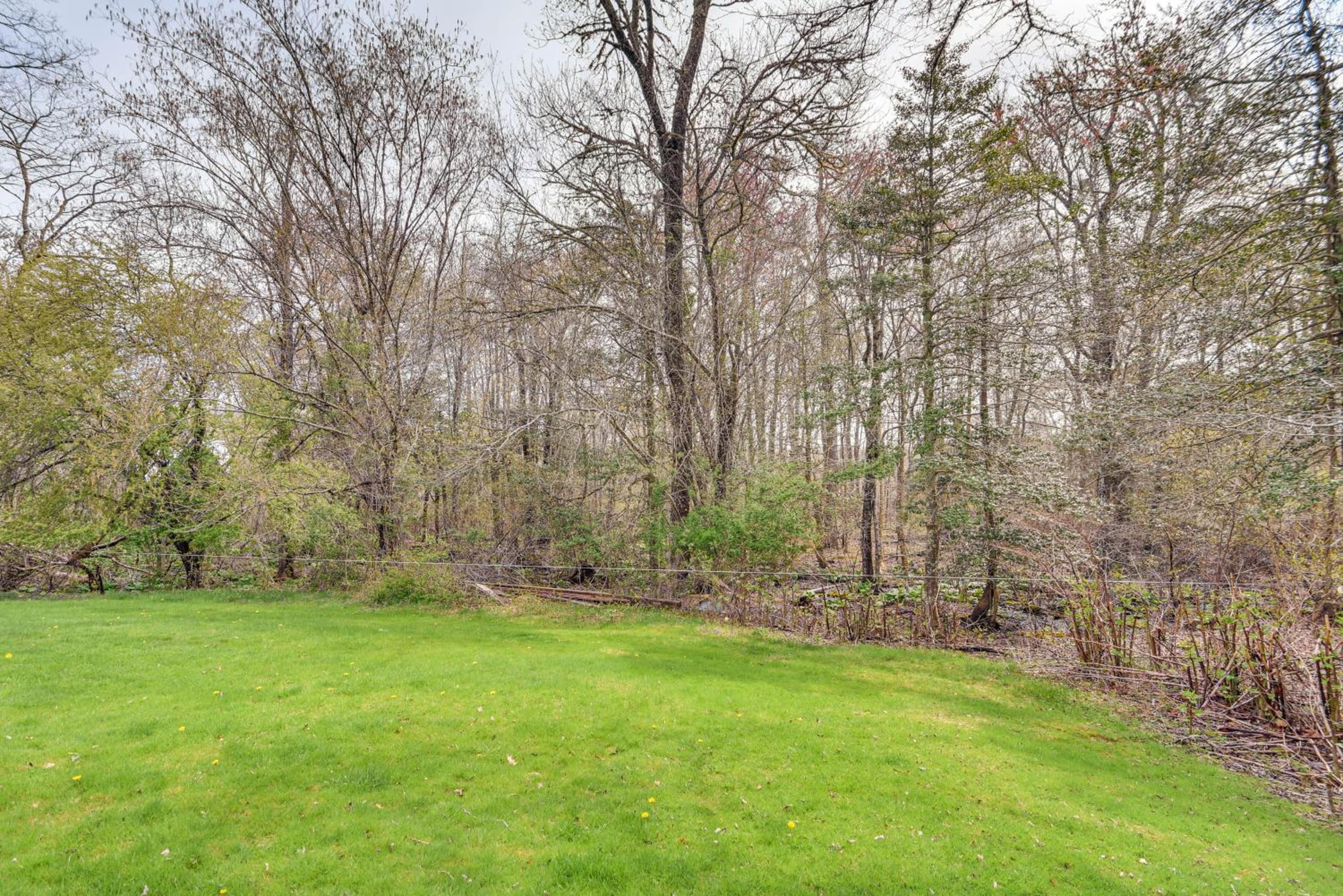 6 Mi to Beach Family Home in Little Compton!