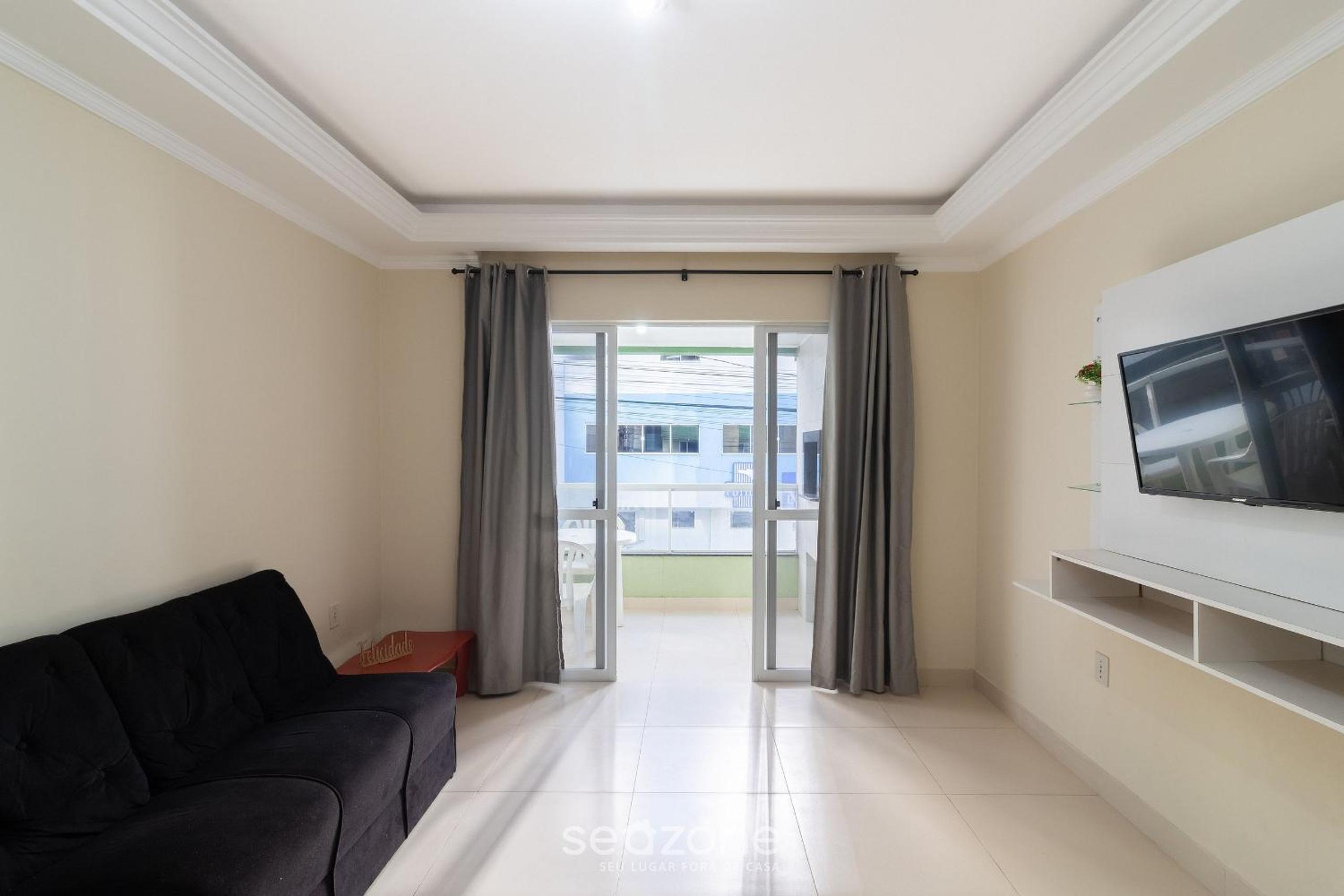Fully equipped apartments steps from the sea in Meia Praia – OBS
