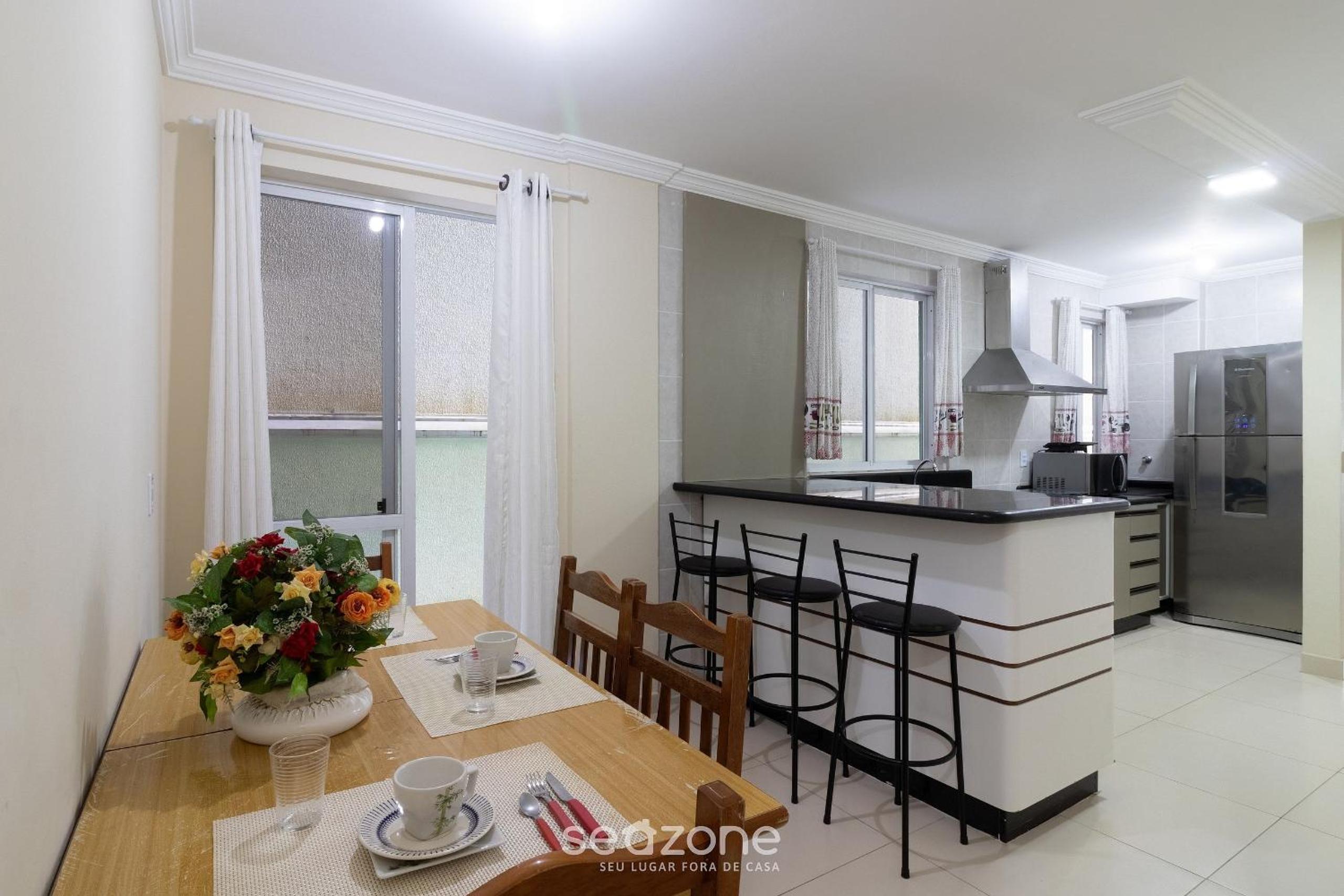 Fully equipped apartments steps from the sea in Meia Praia – OBS