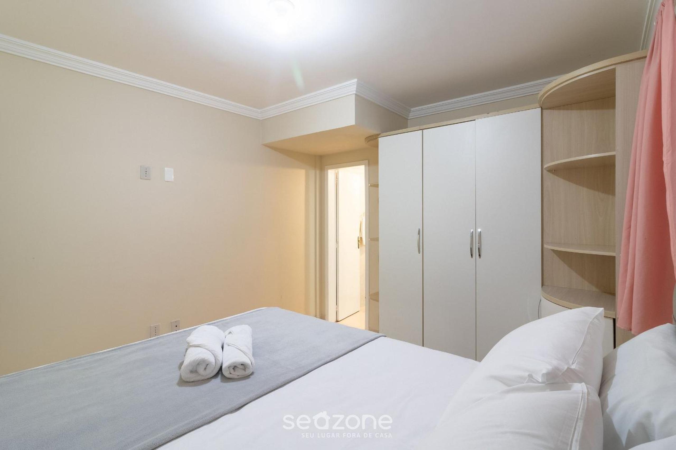Fully equipped apartments steps from the sea in Meia Praia – OBS