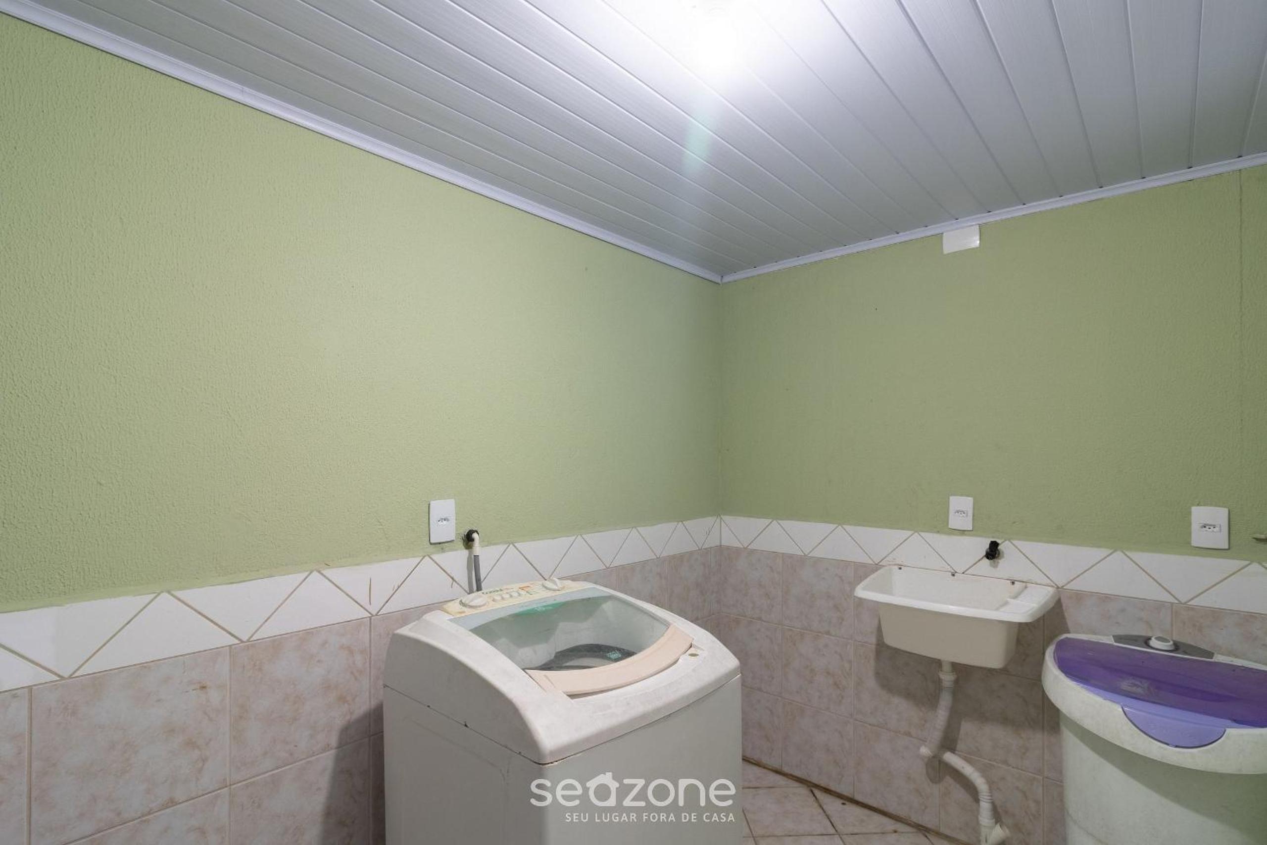 Fully equipped apartments steps from the sea in Meia Praia – OBS