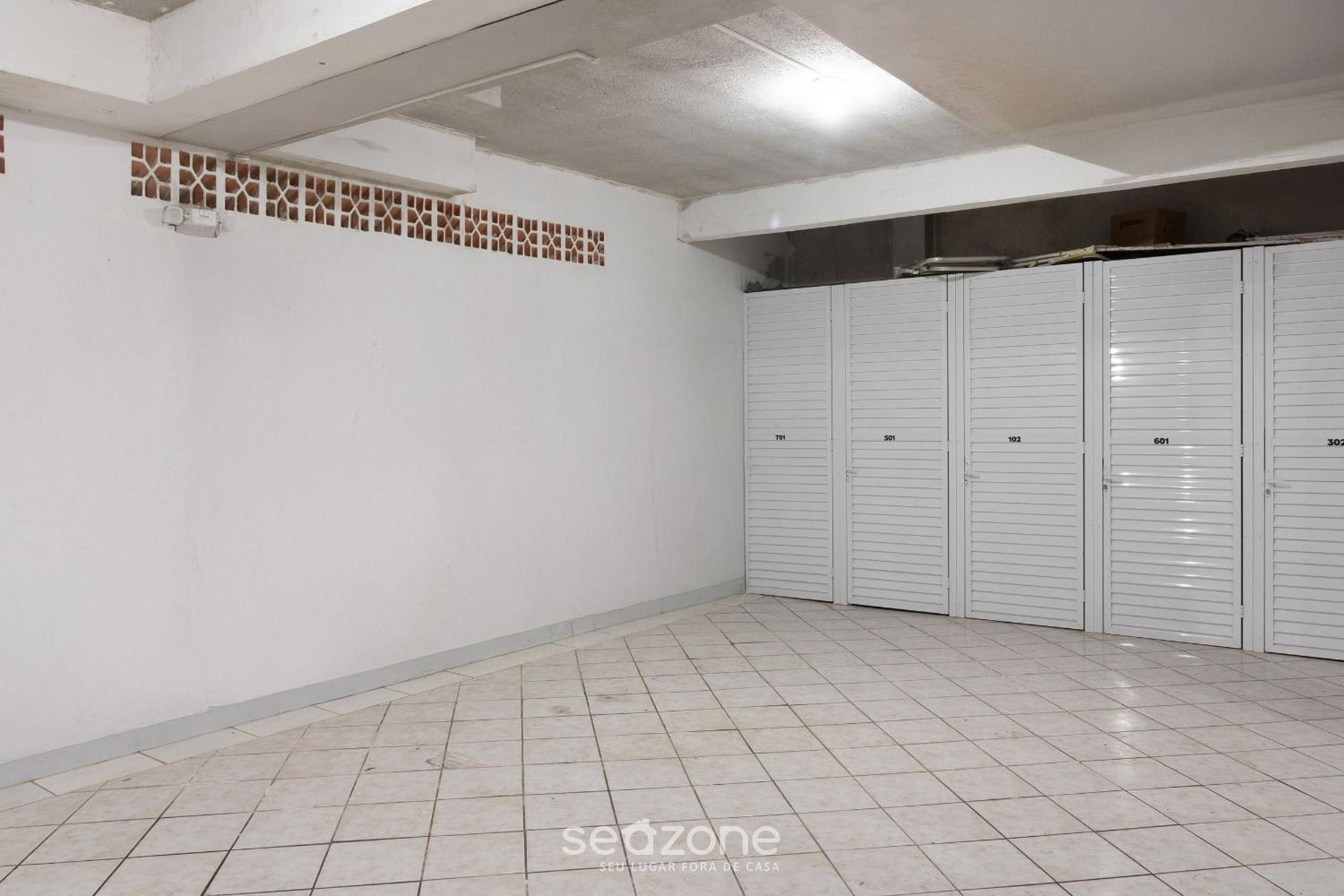 Fully equipped apartments steps from the sea in Meia Praia – OBS