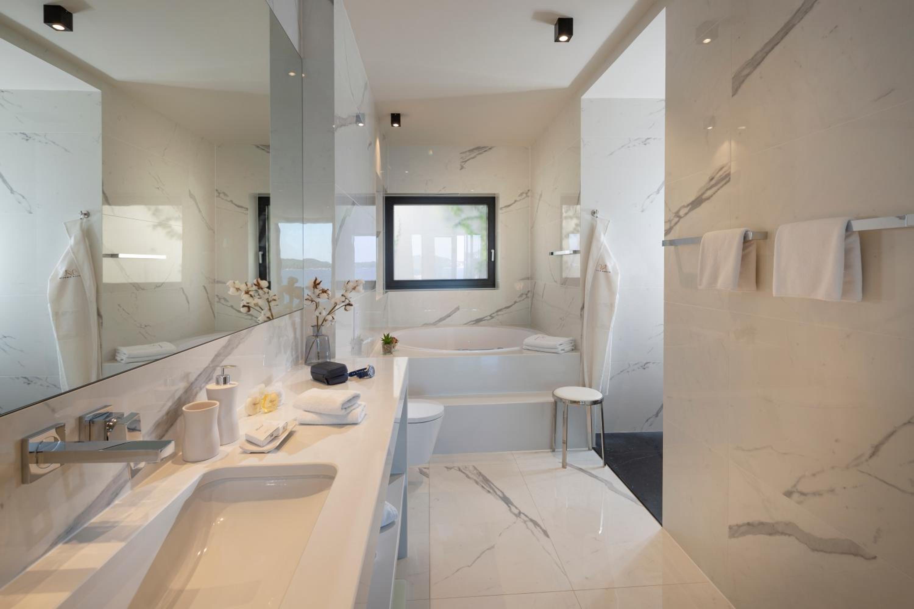 Villa Amelie - Private Seaside Haven