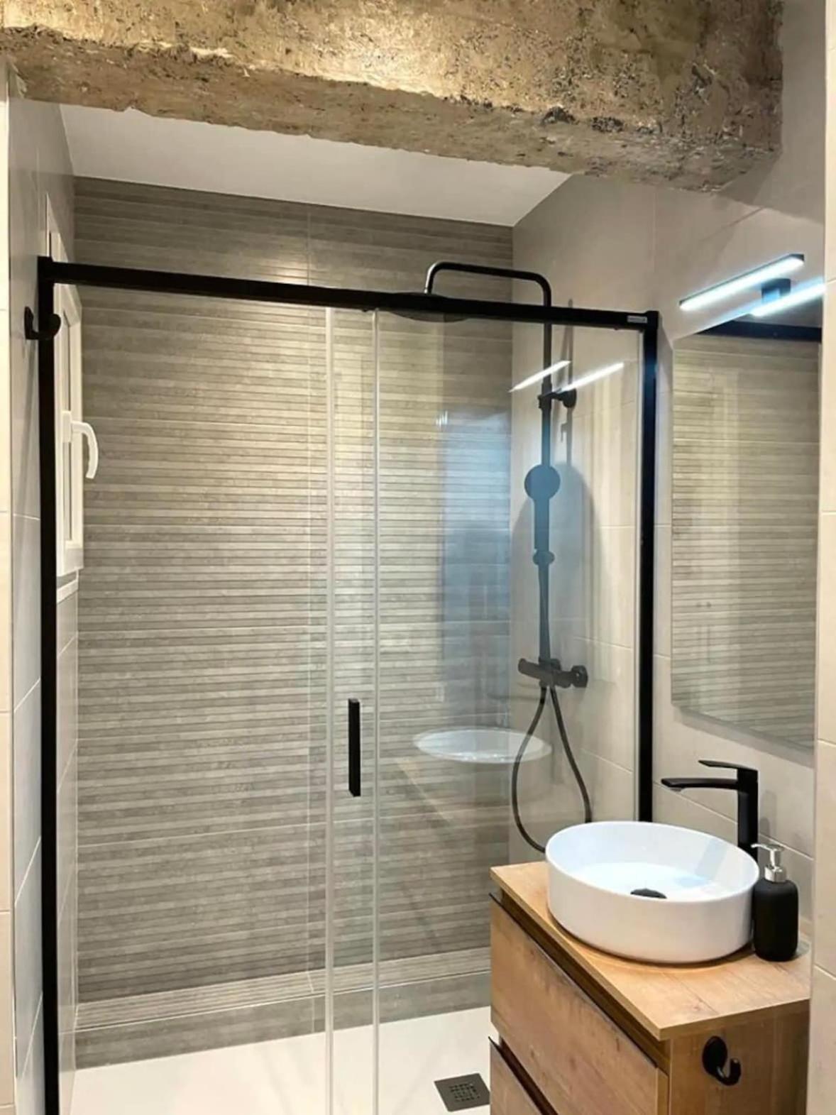 Modern apartment self check in bilbao center