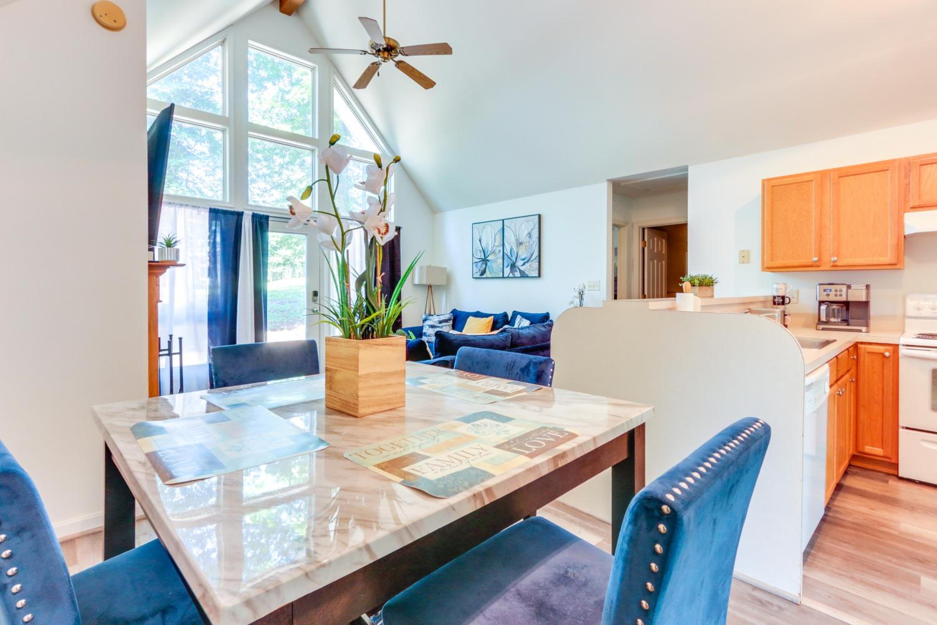 Golf and Hike Home with Resort Perks in Hedgesville