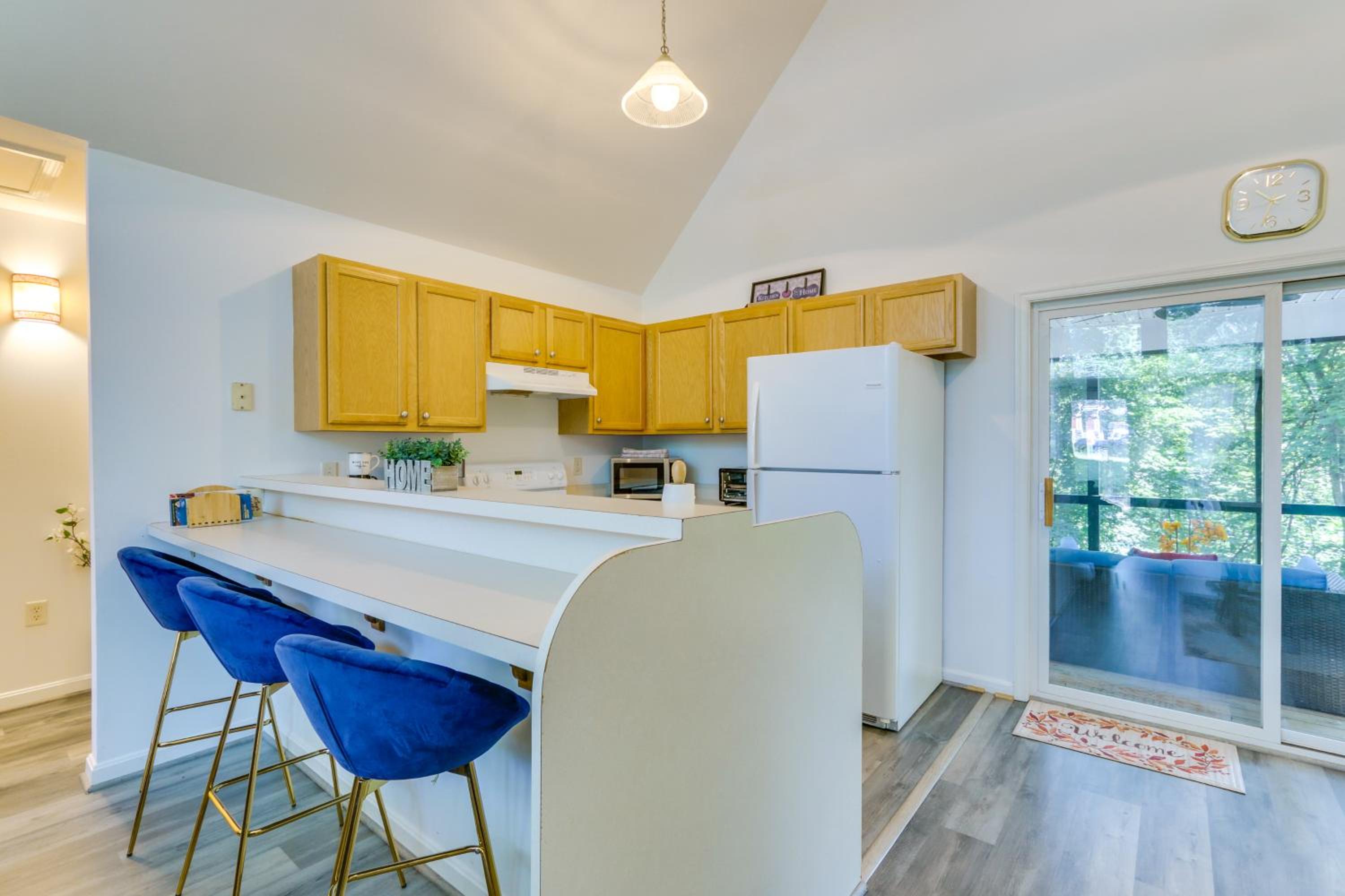 Golf and Hike Home with Resort Perks in Hedgesville