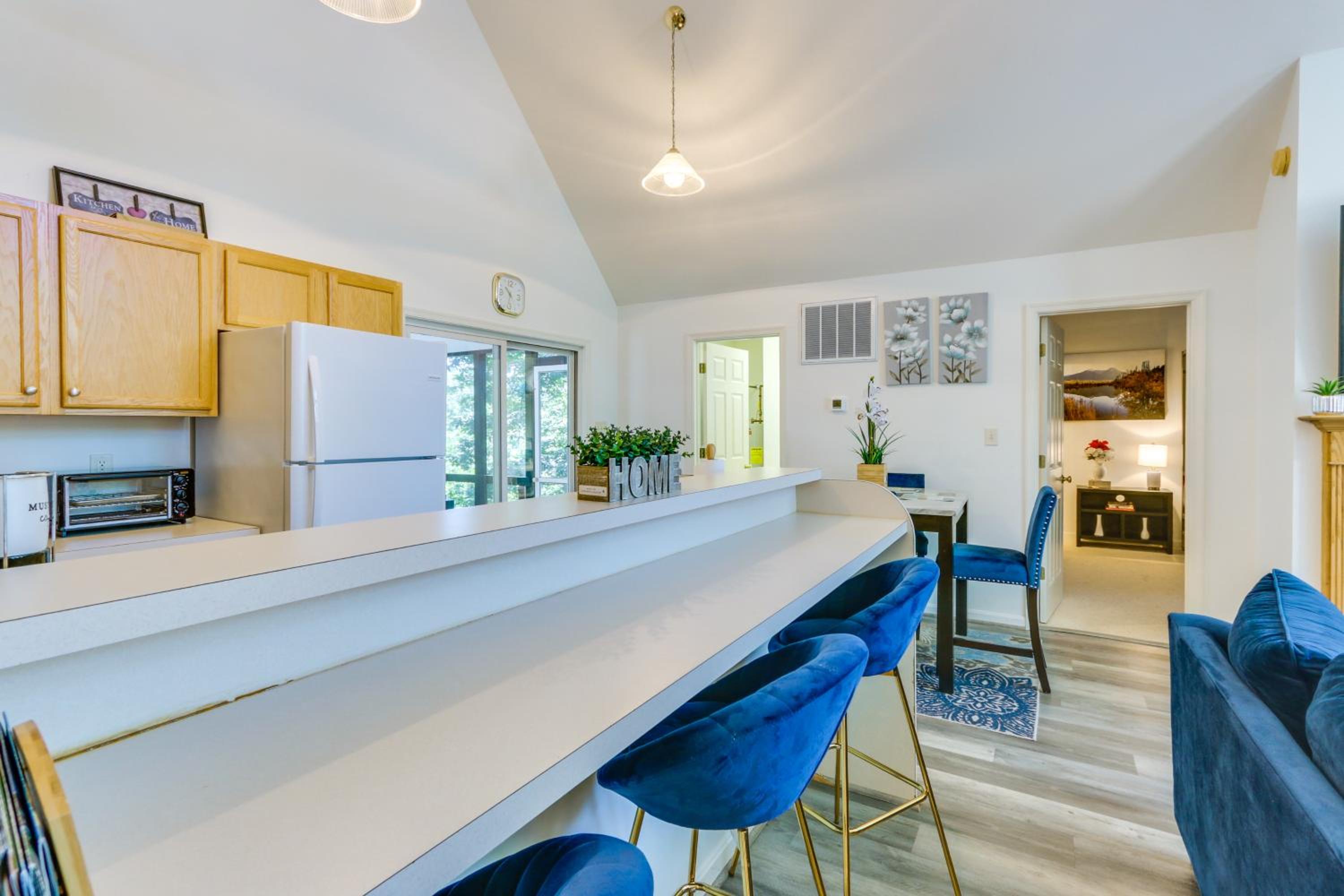 Golf and Hike Home with Resort Perks in Hedgesville
